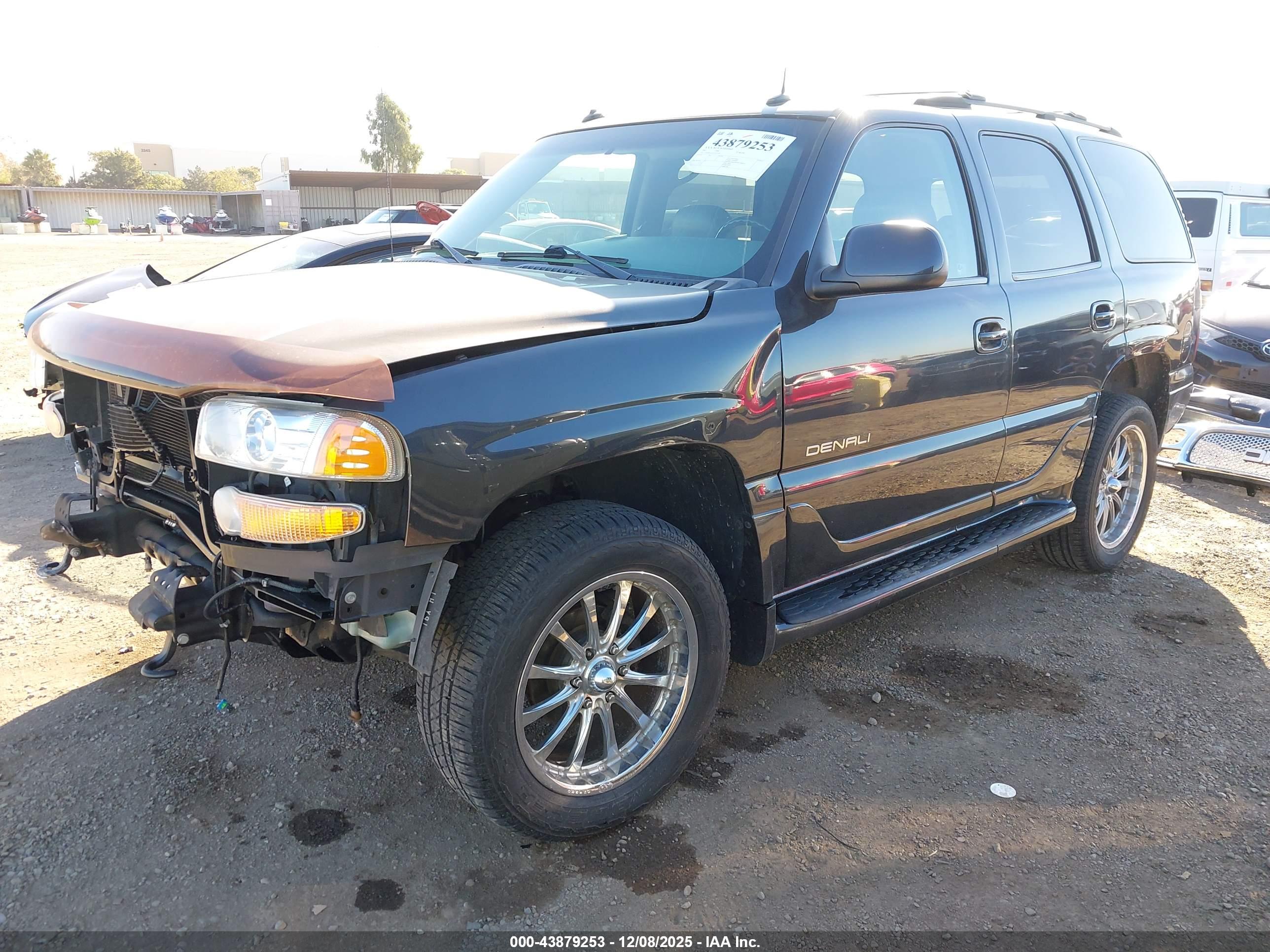 GMC YUKON image 2