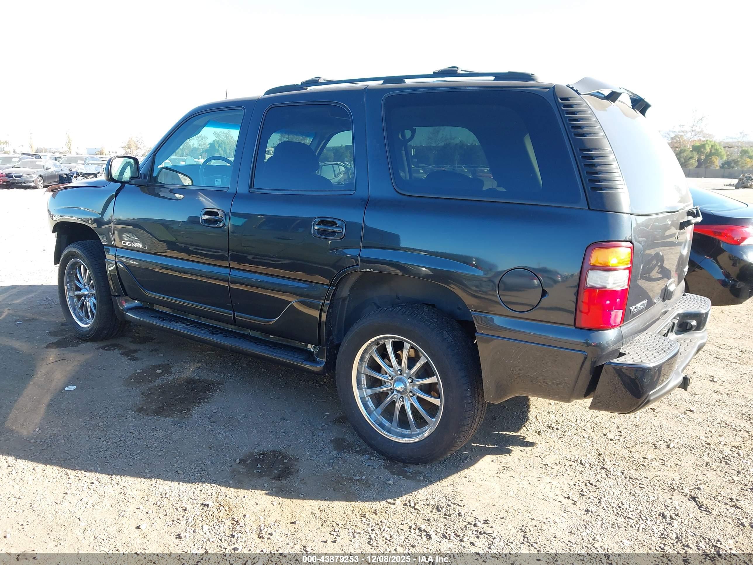GMC YUKON image 3