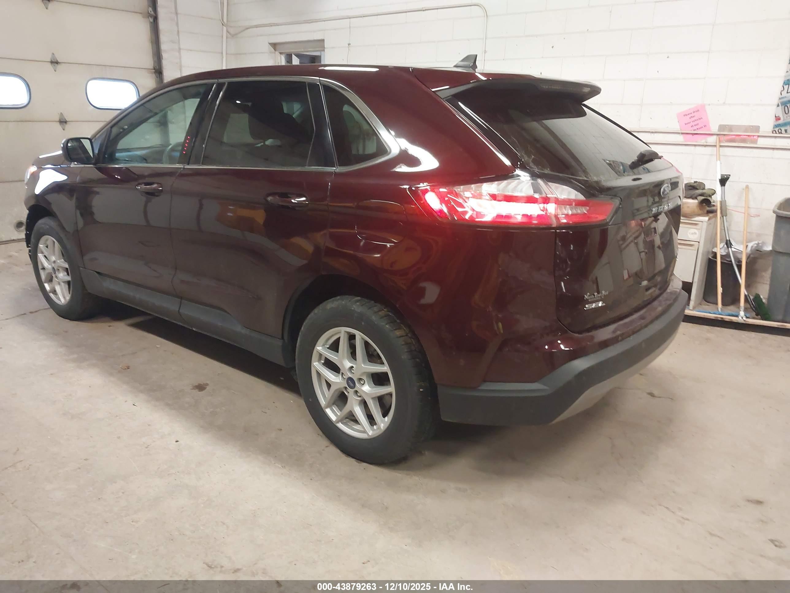 FORD EDGE image 3