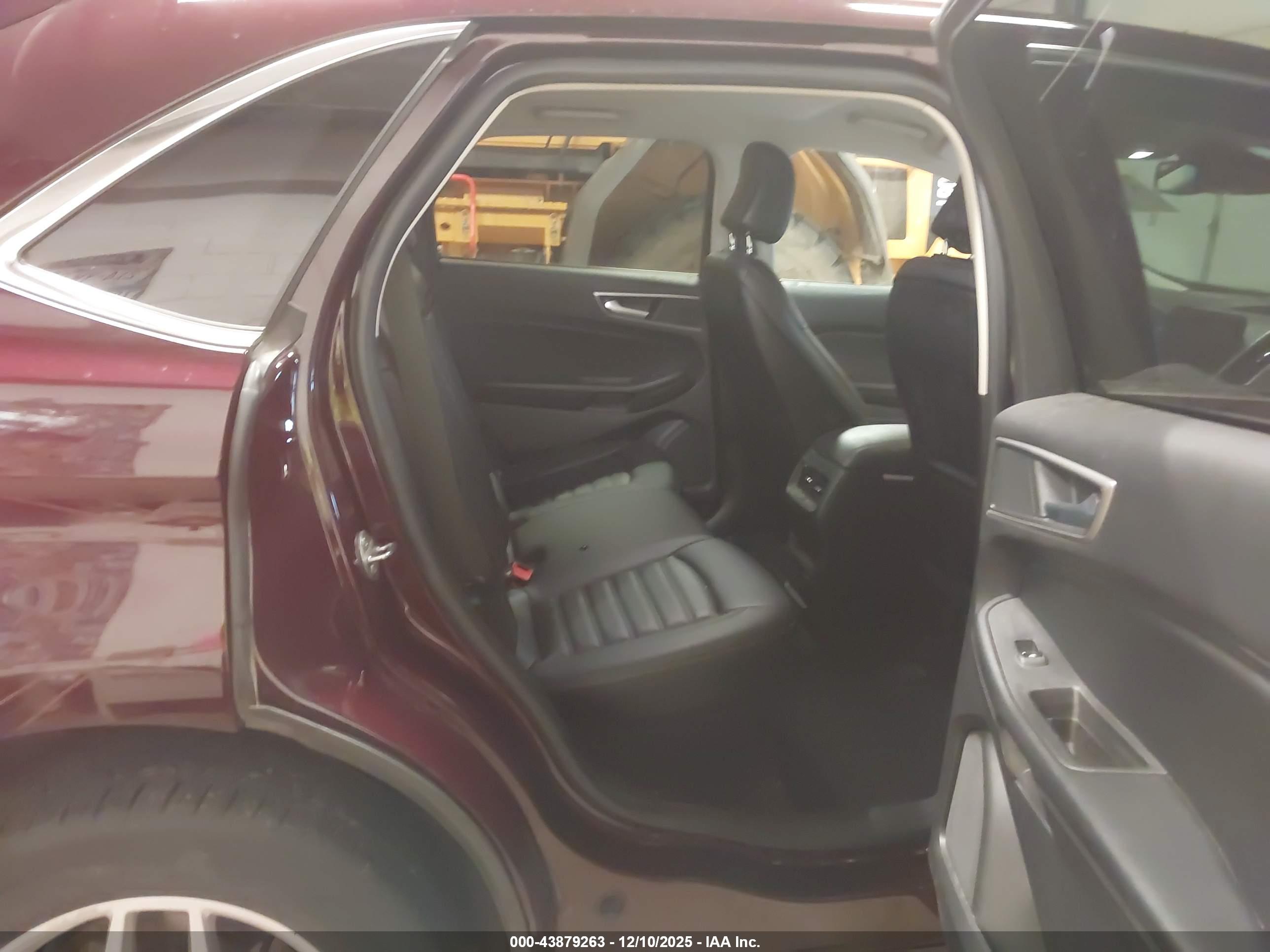 FORD EDGE image 8