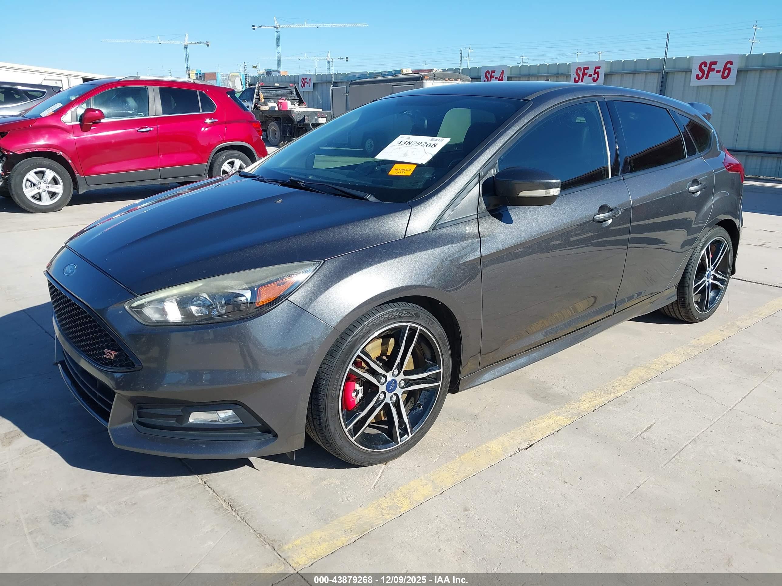 FORD FOCUS image 2
