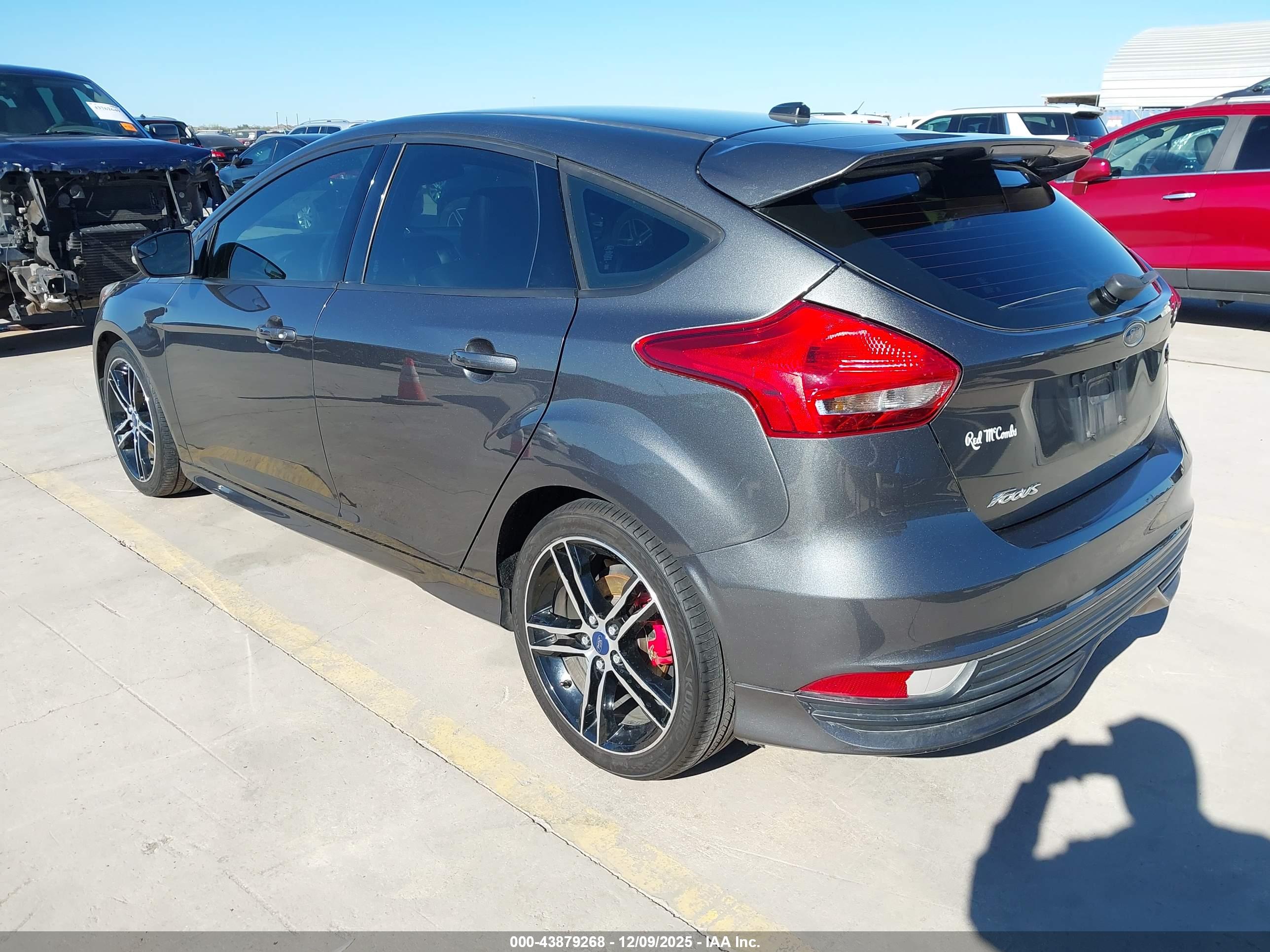FORD FOCUS image 3