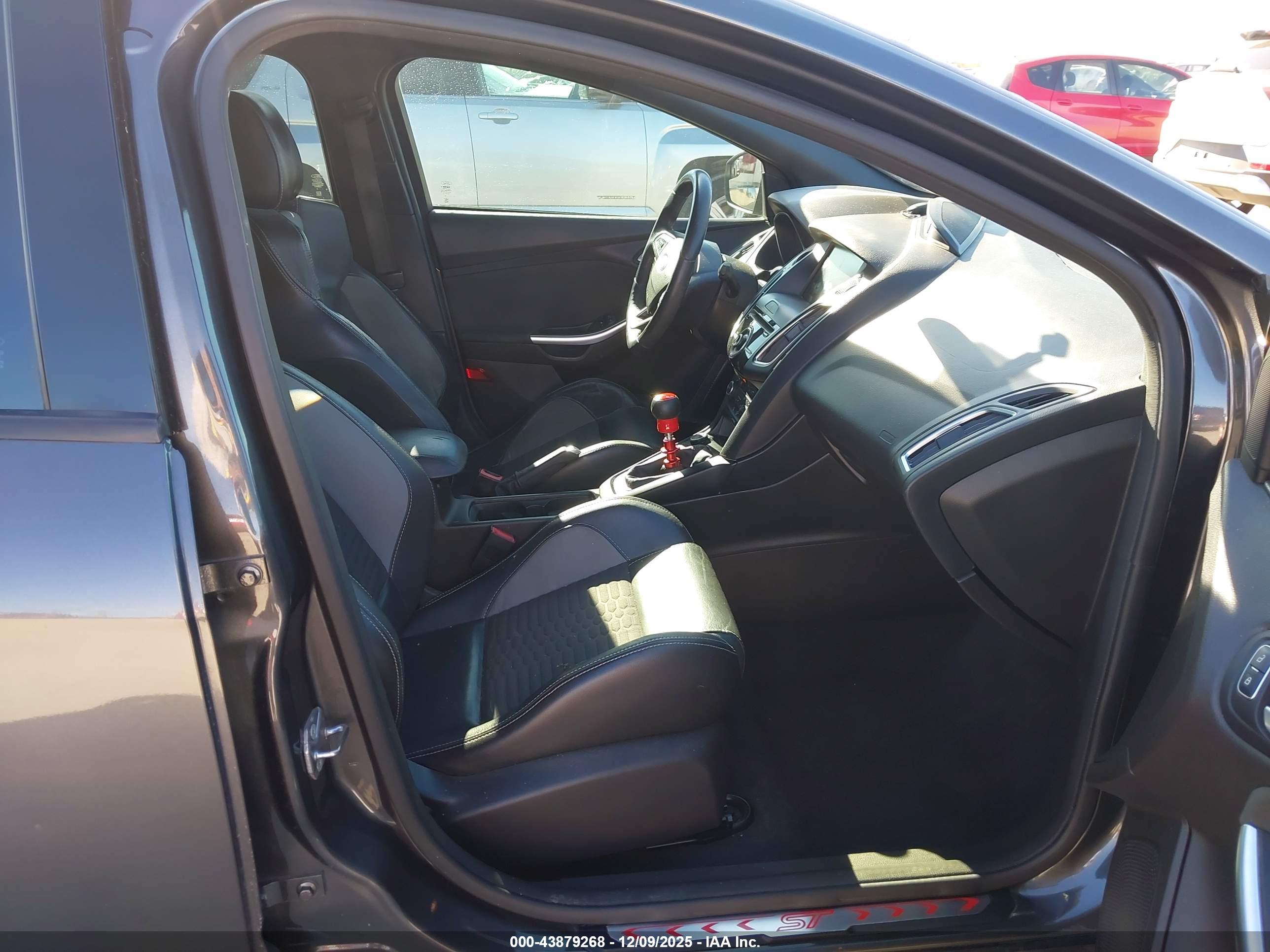 FORD FOCUS image 5