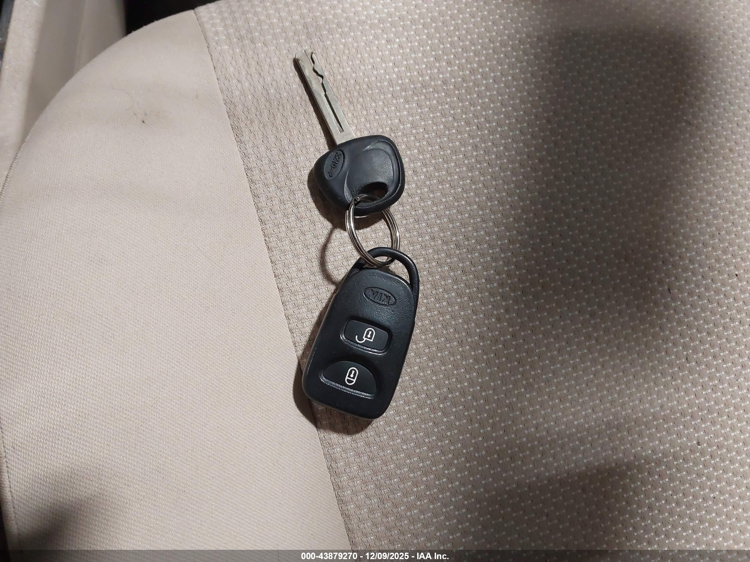 KIA RIO image 11