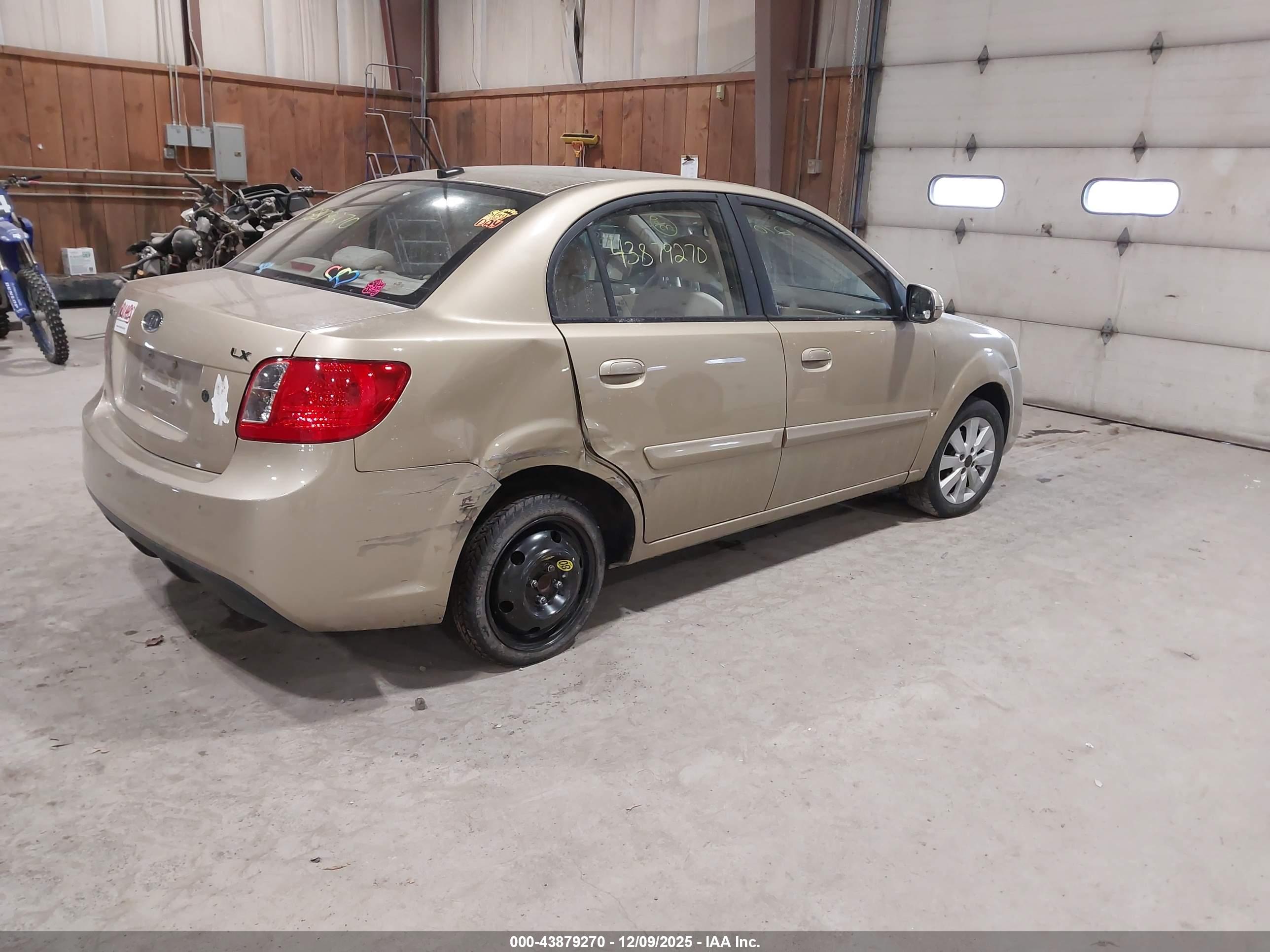 KIA RIO image 4