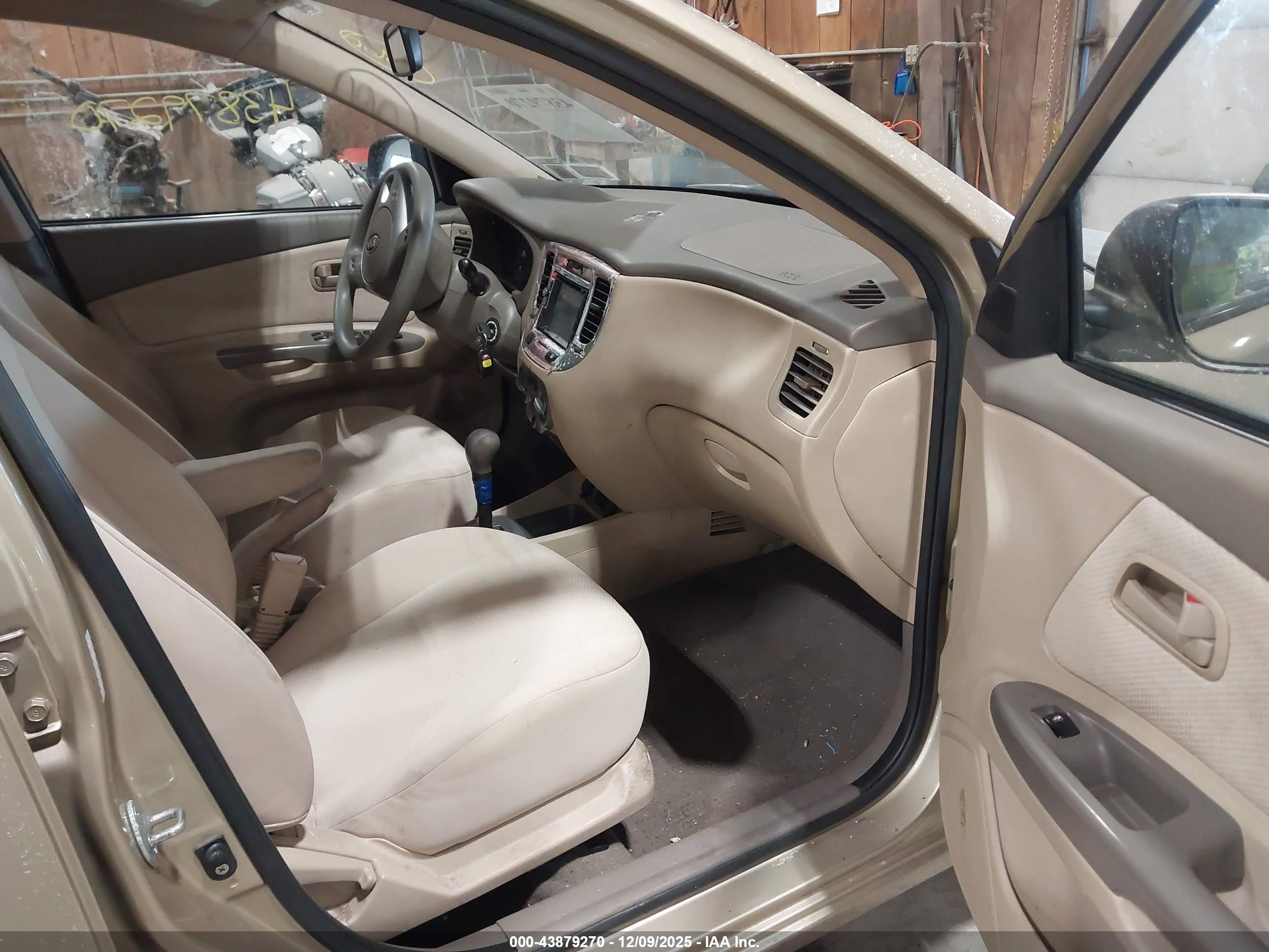 KIA RIO image 5
