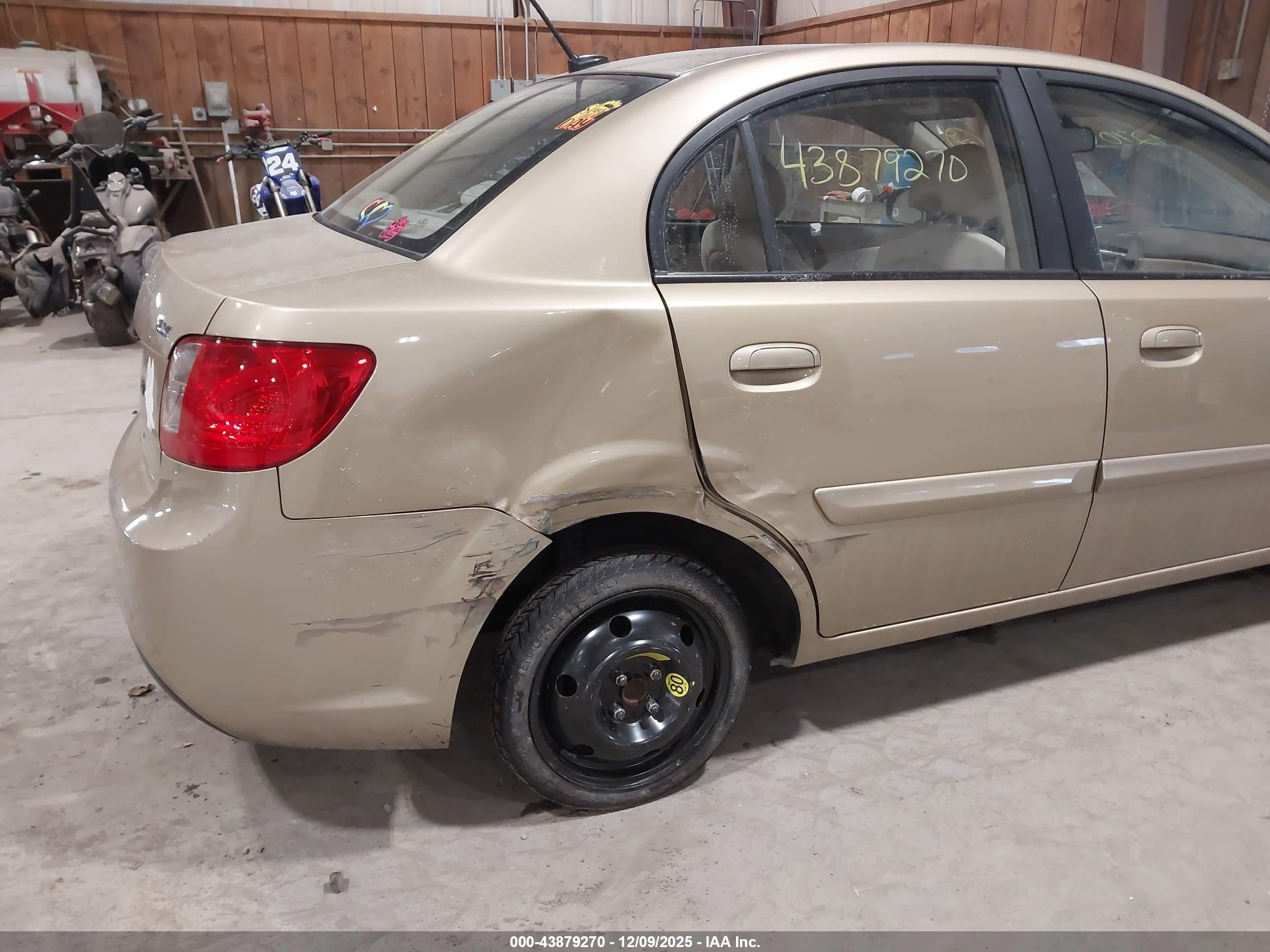 KIA RIO image 6