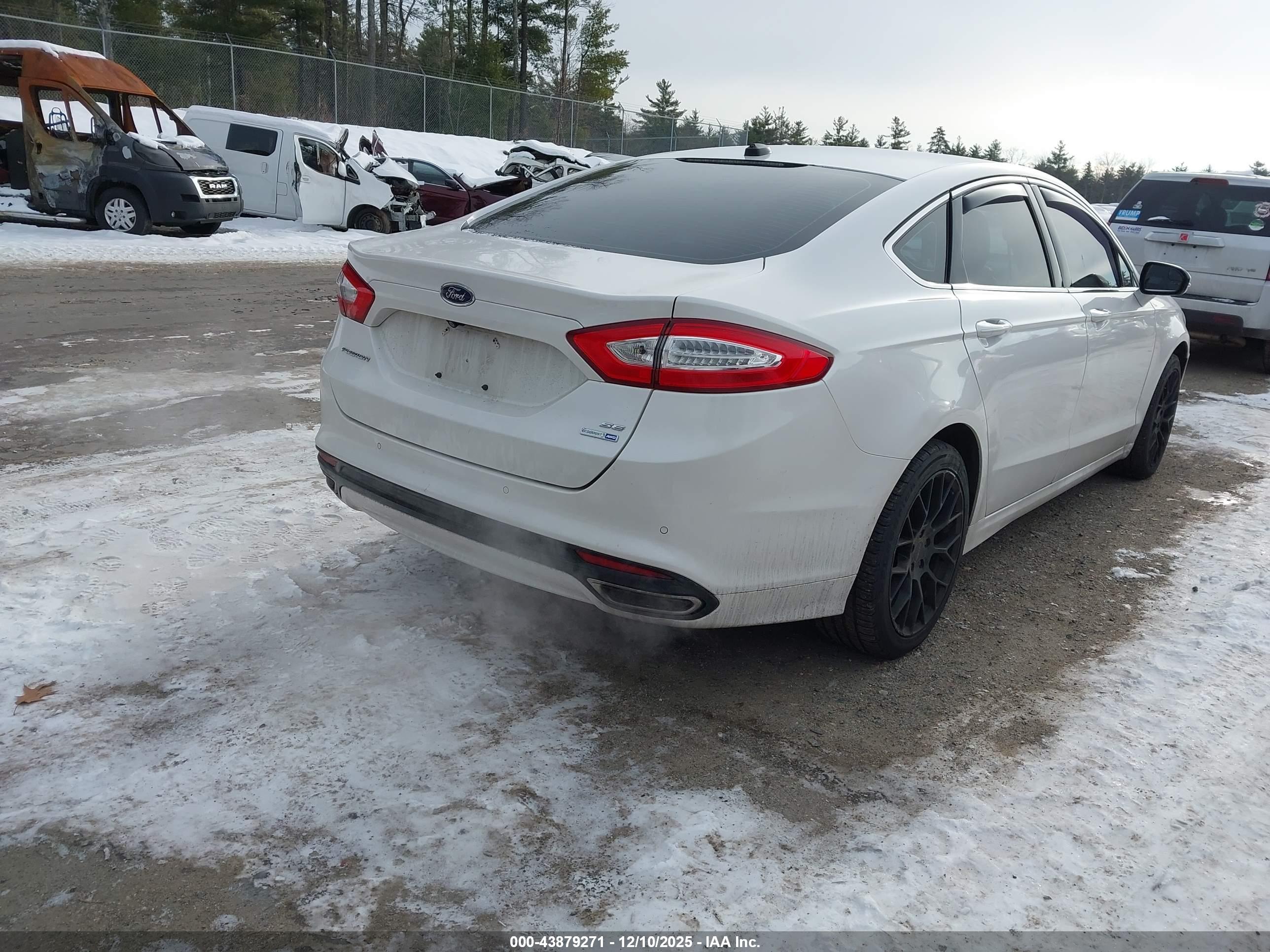 FORD FUSION image 4