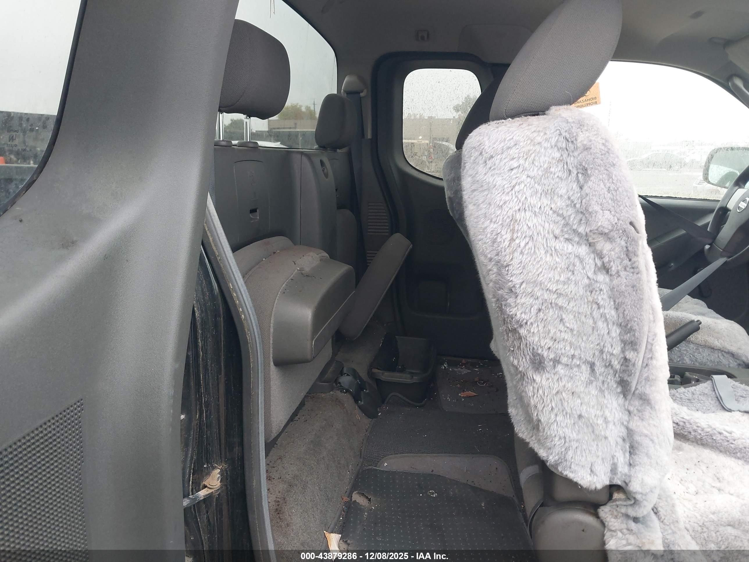 NISSAN FRONTIER image 8