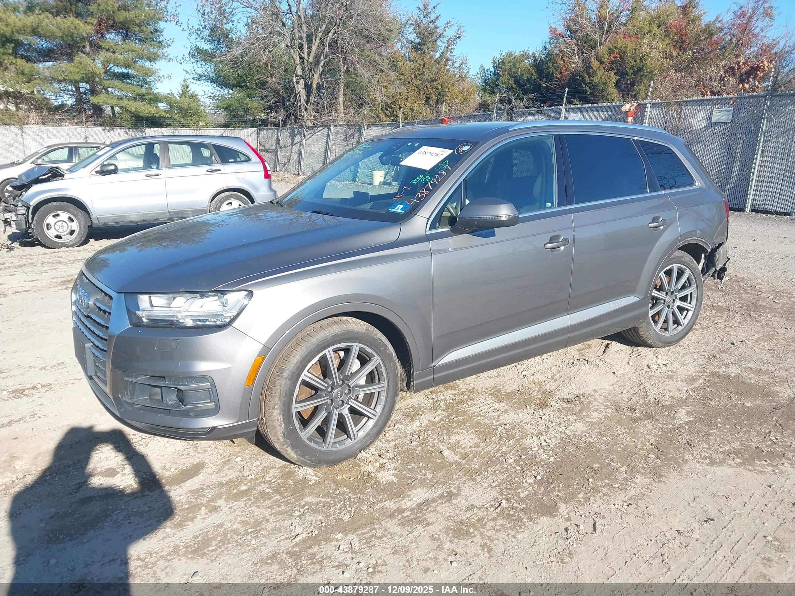 AUDI Q7 image 2