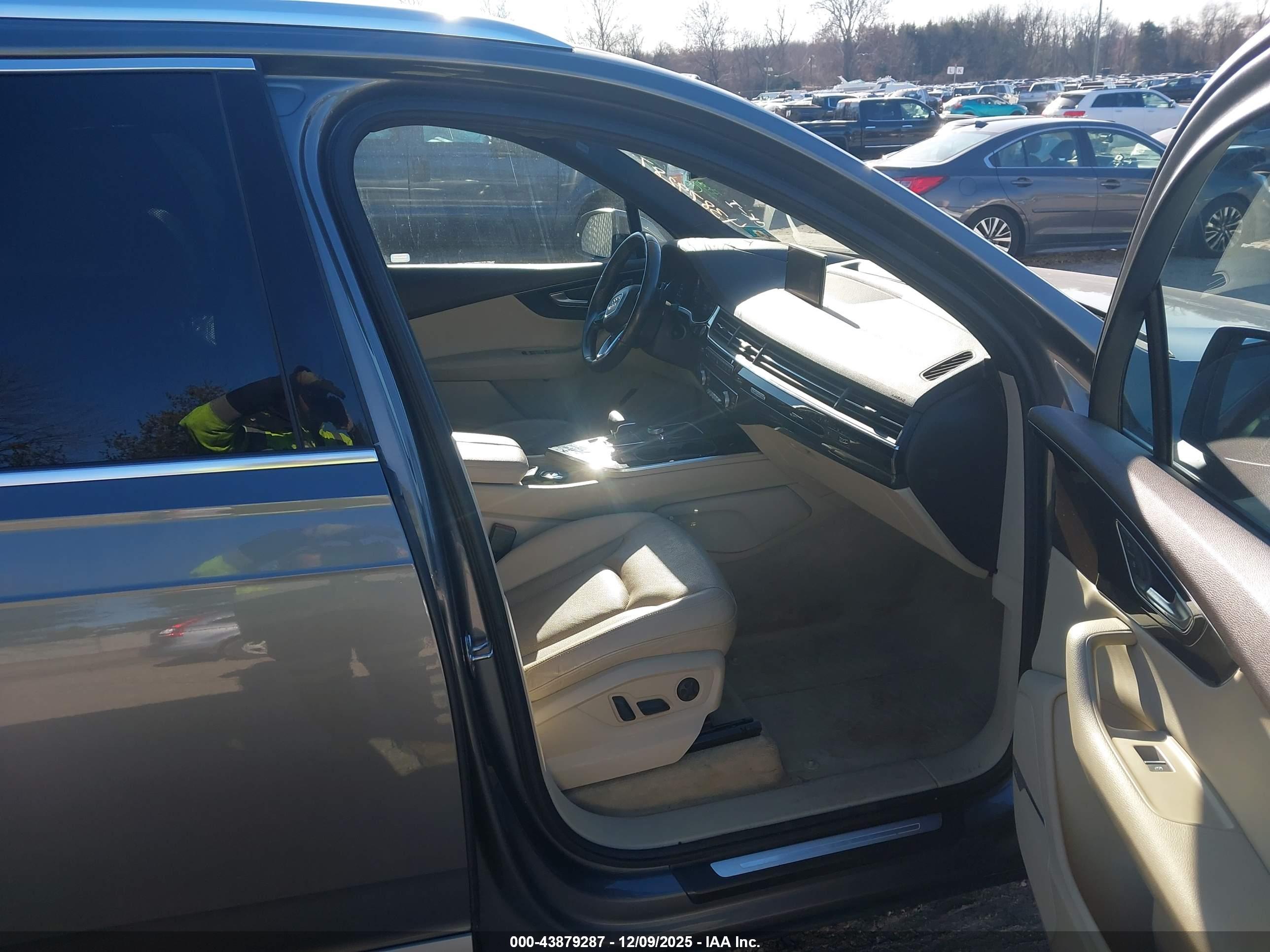 AUDI Q7 image 5