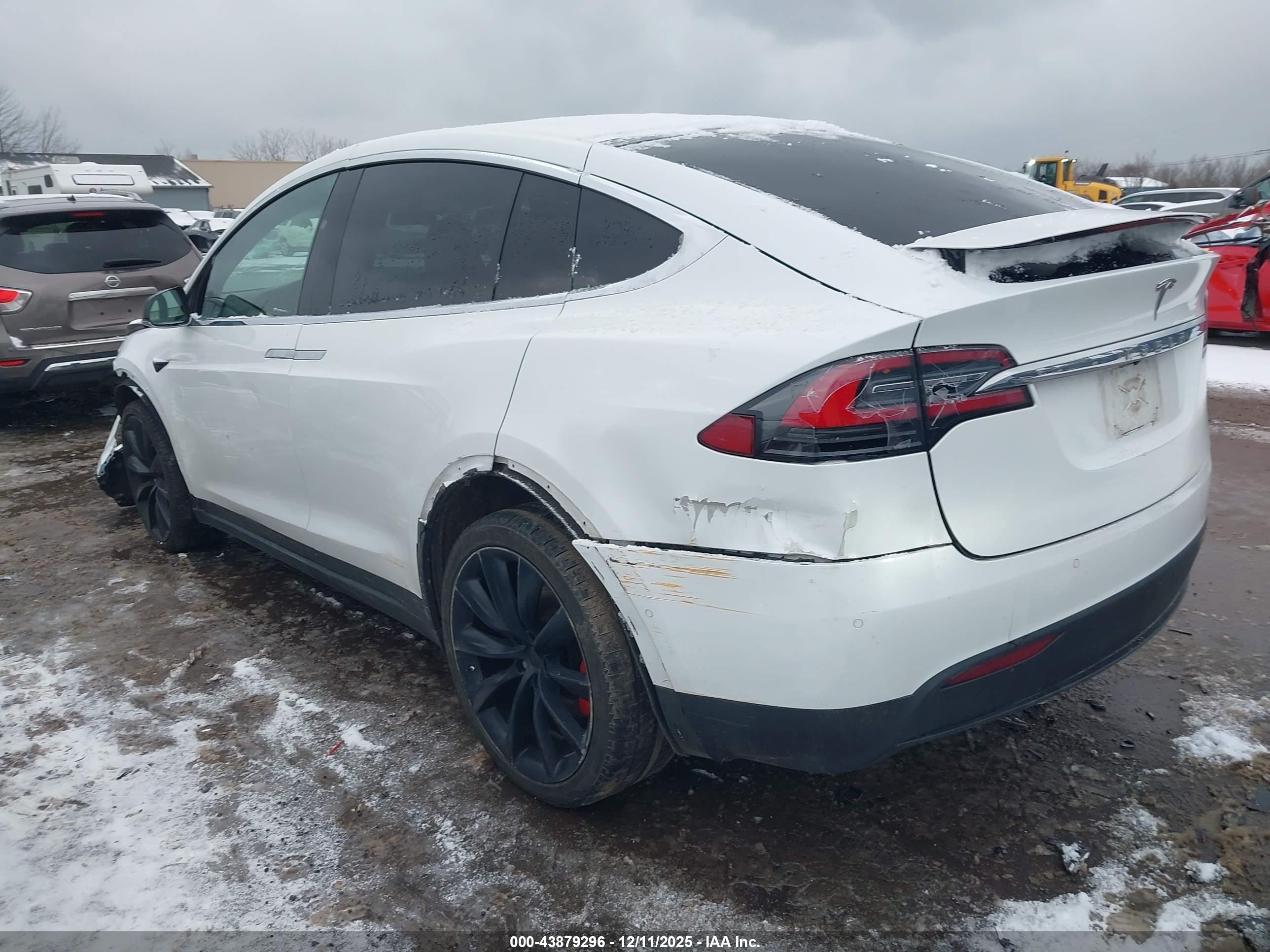 TESLA MODEL image 3