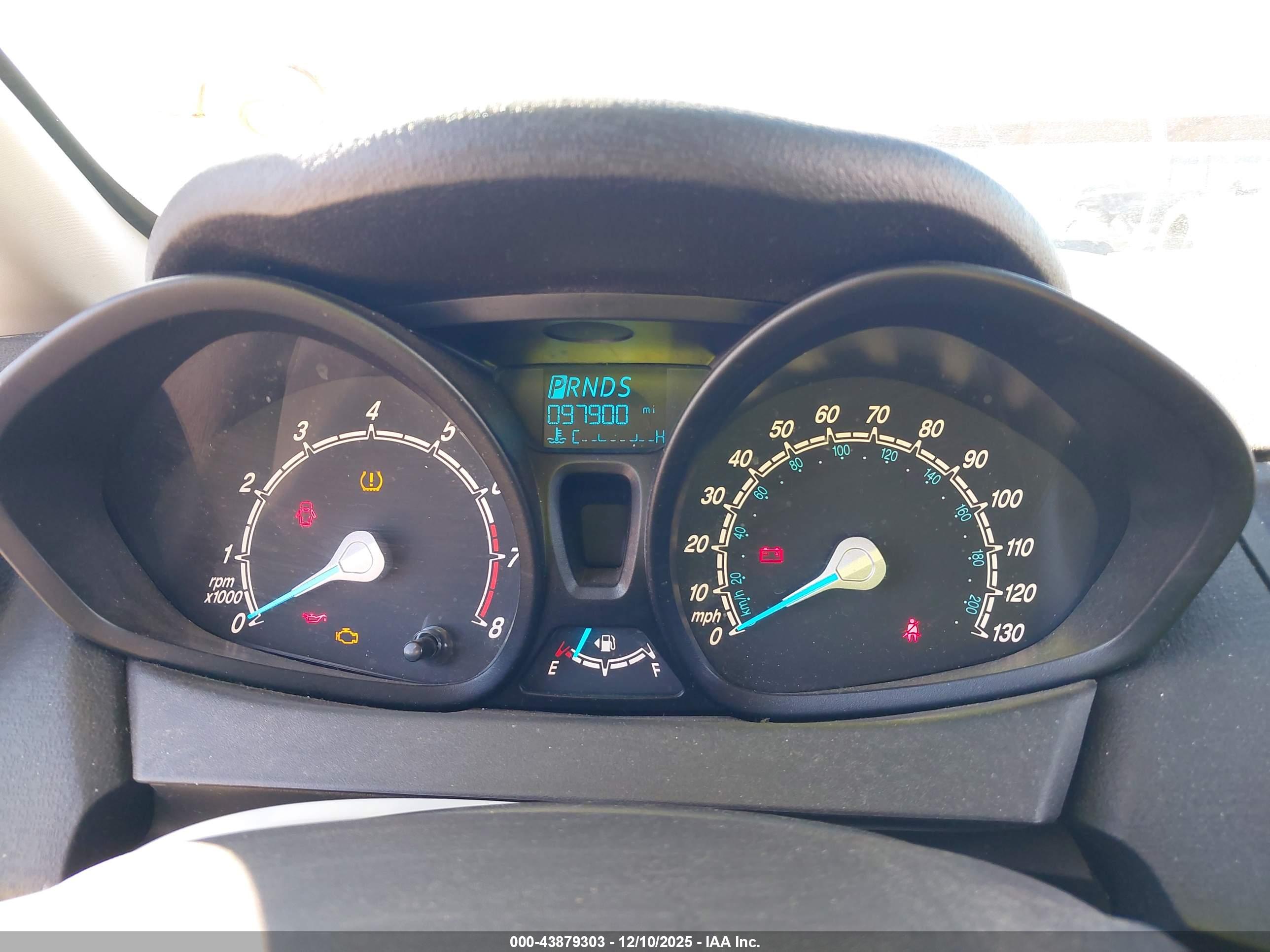 FORD FIESTA image 7
