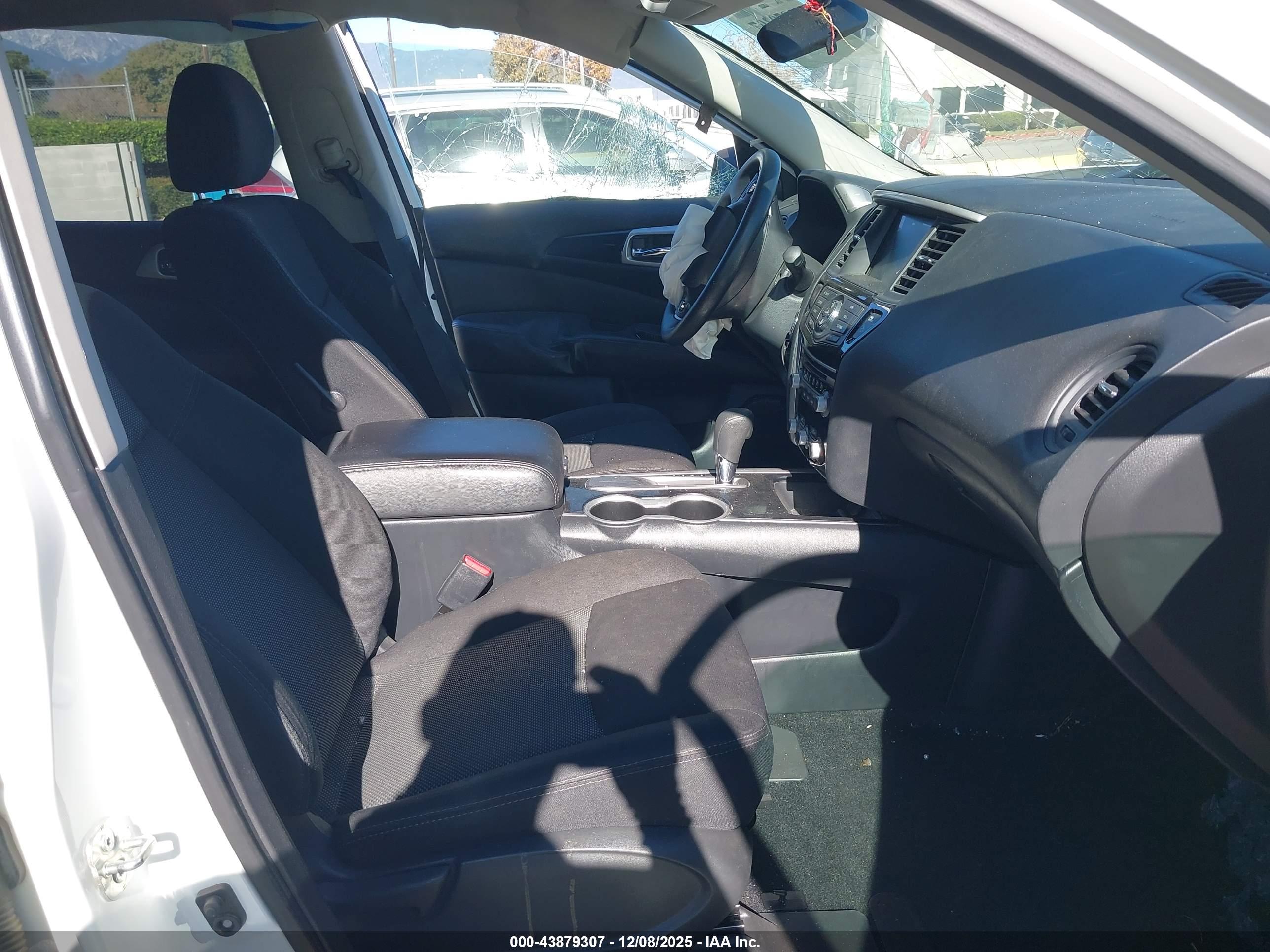 NISSAN PATHFINDER image 5