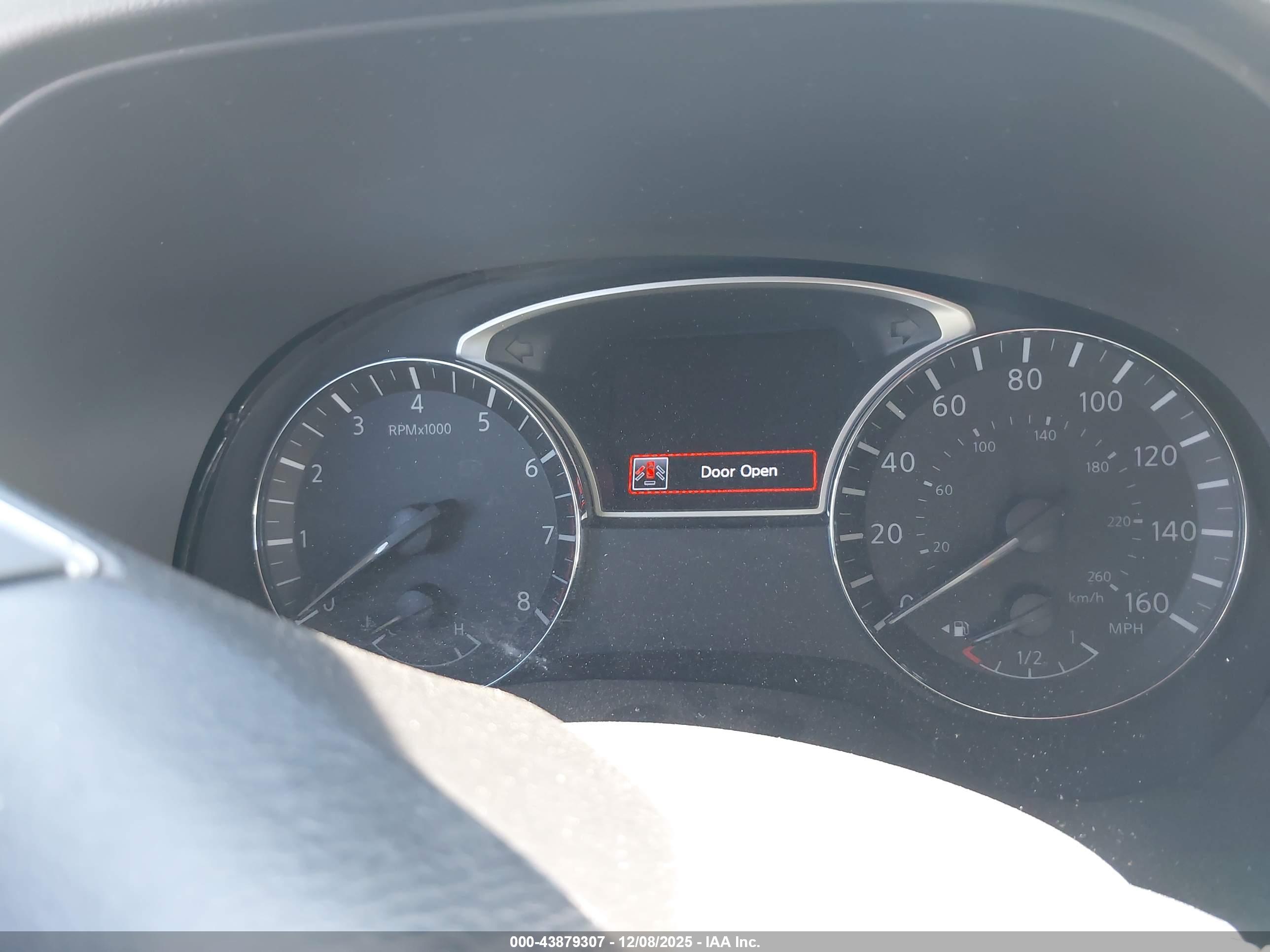 NISSAN PATHFINDER image 7