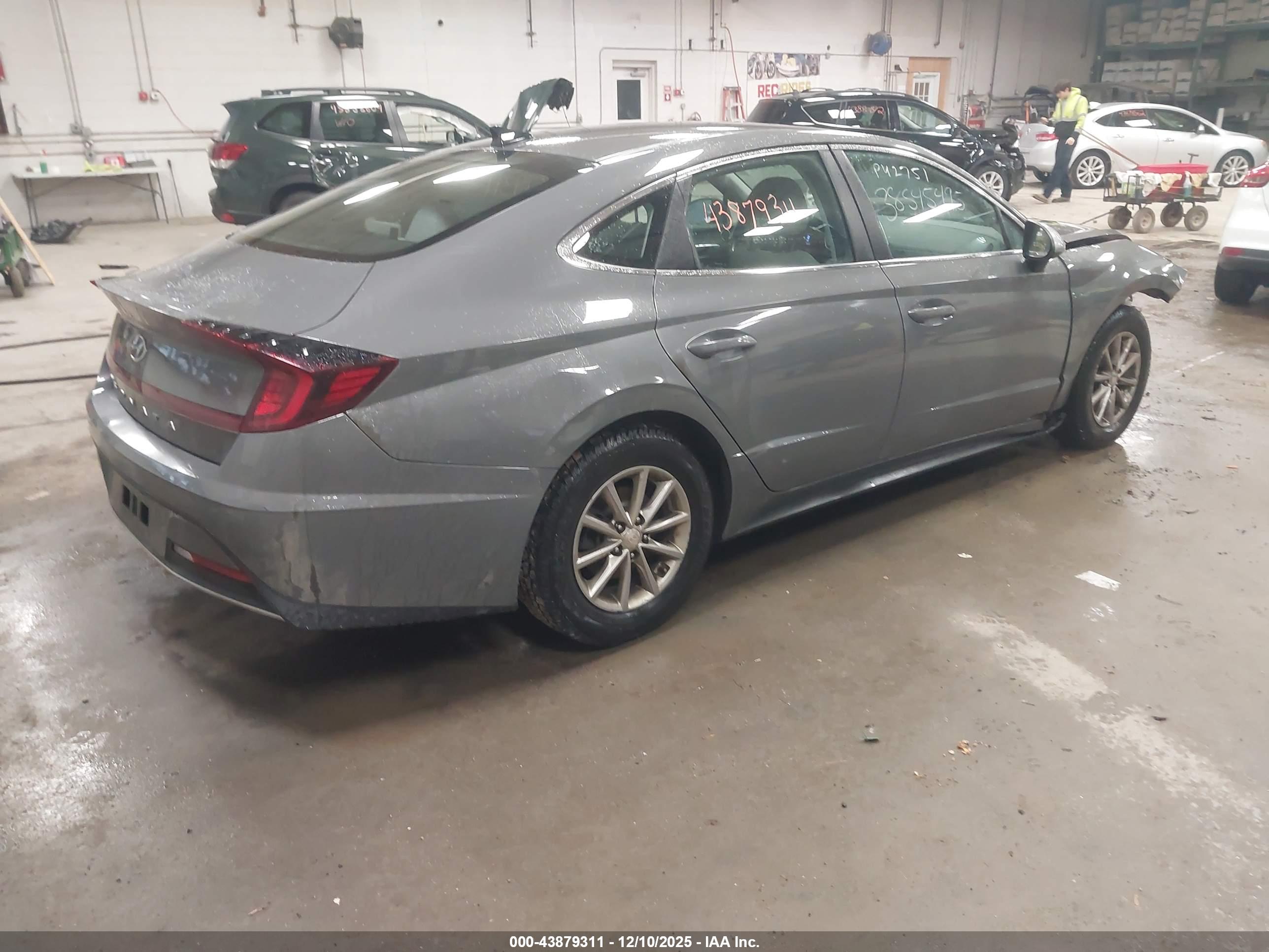 HYUNDAI SONATA image 4