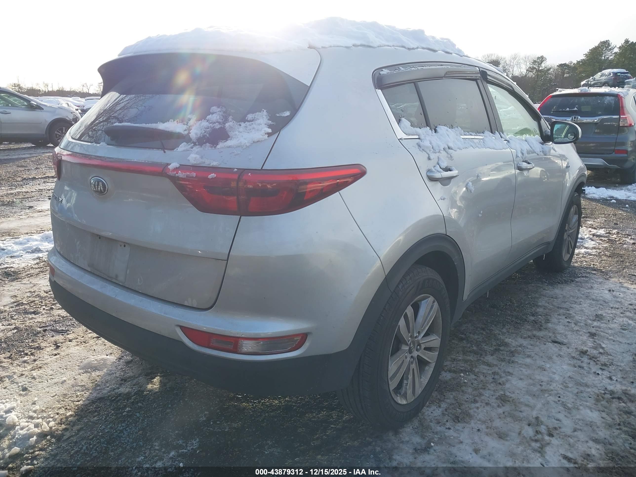 KIA SPORTAGE image 4