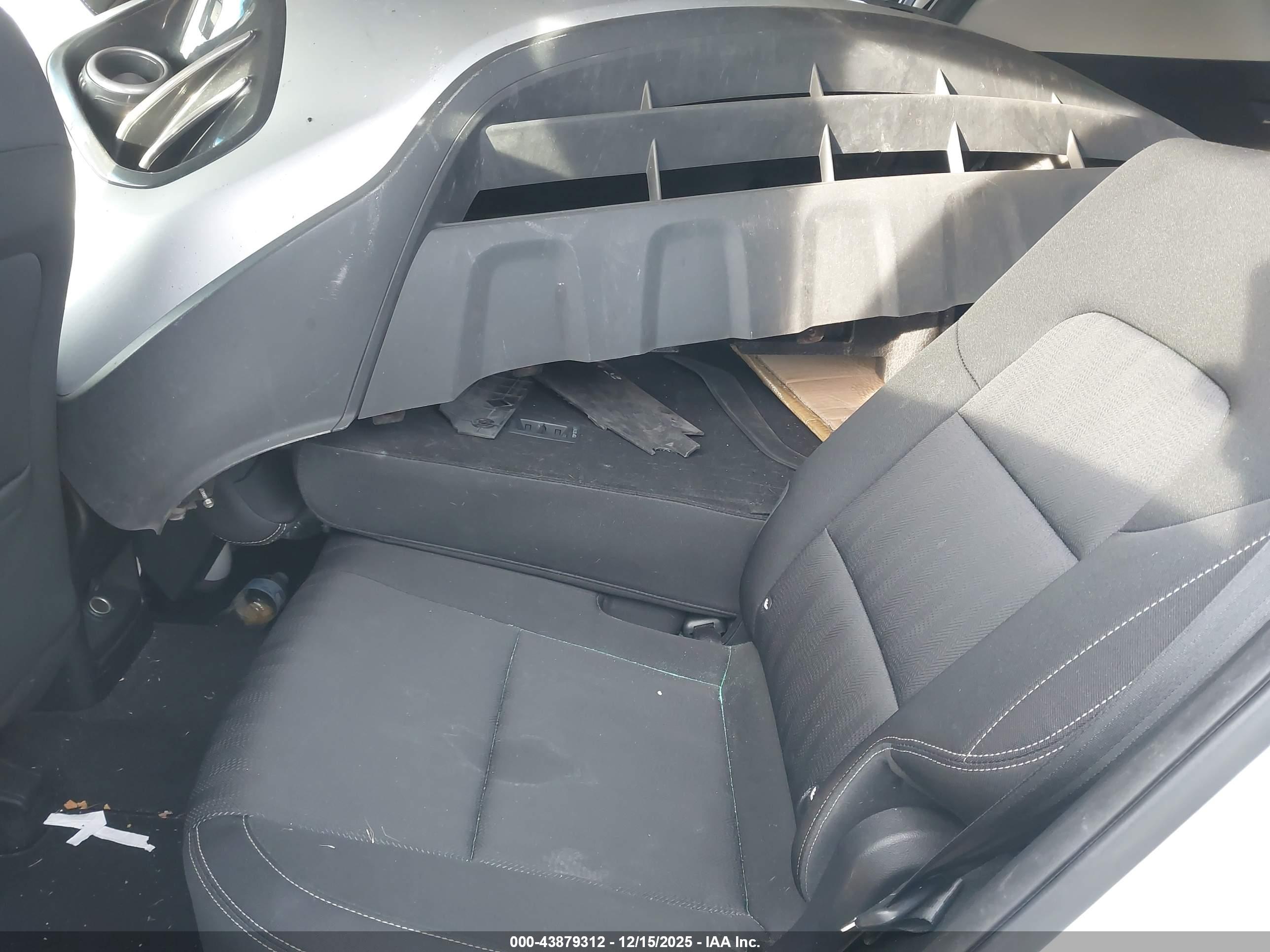 KIA SPORTAGE image 8
