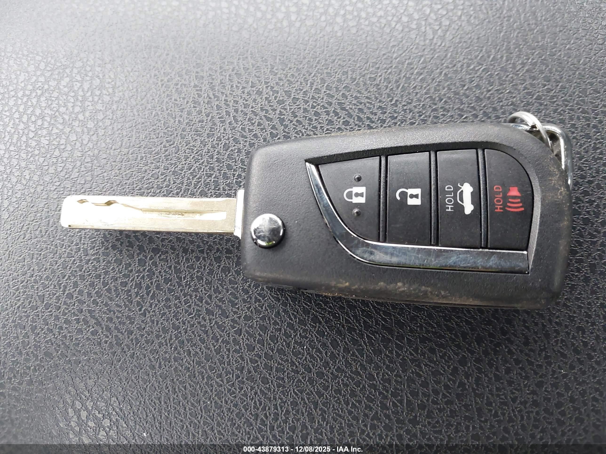 TOYOTA CAMRY image 11