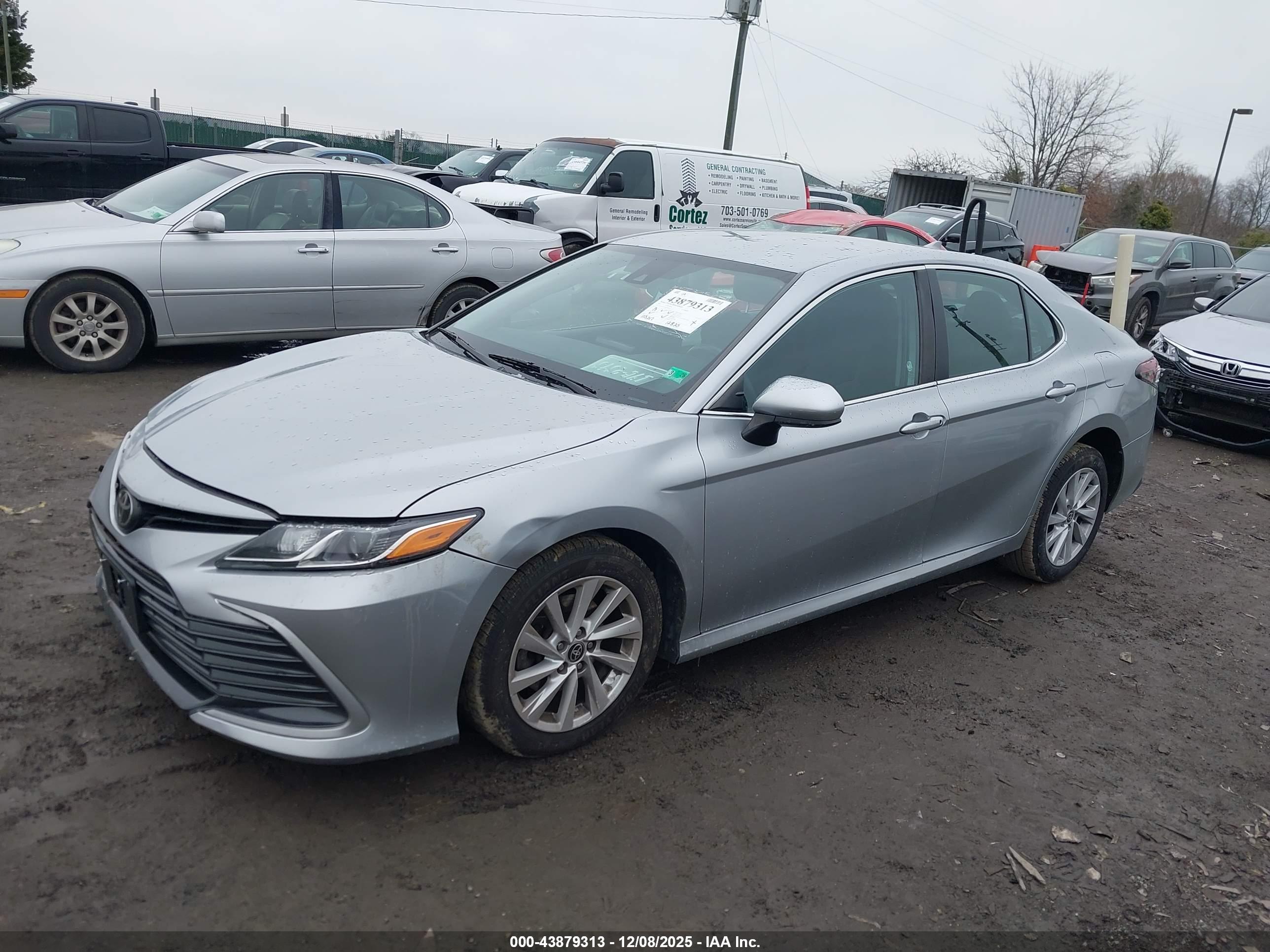 TOYOTA CAMRY image 2