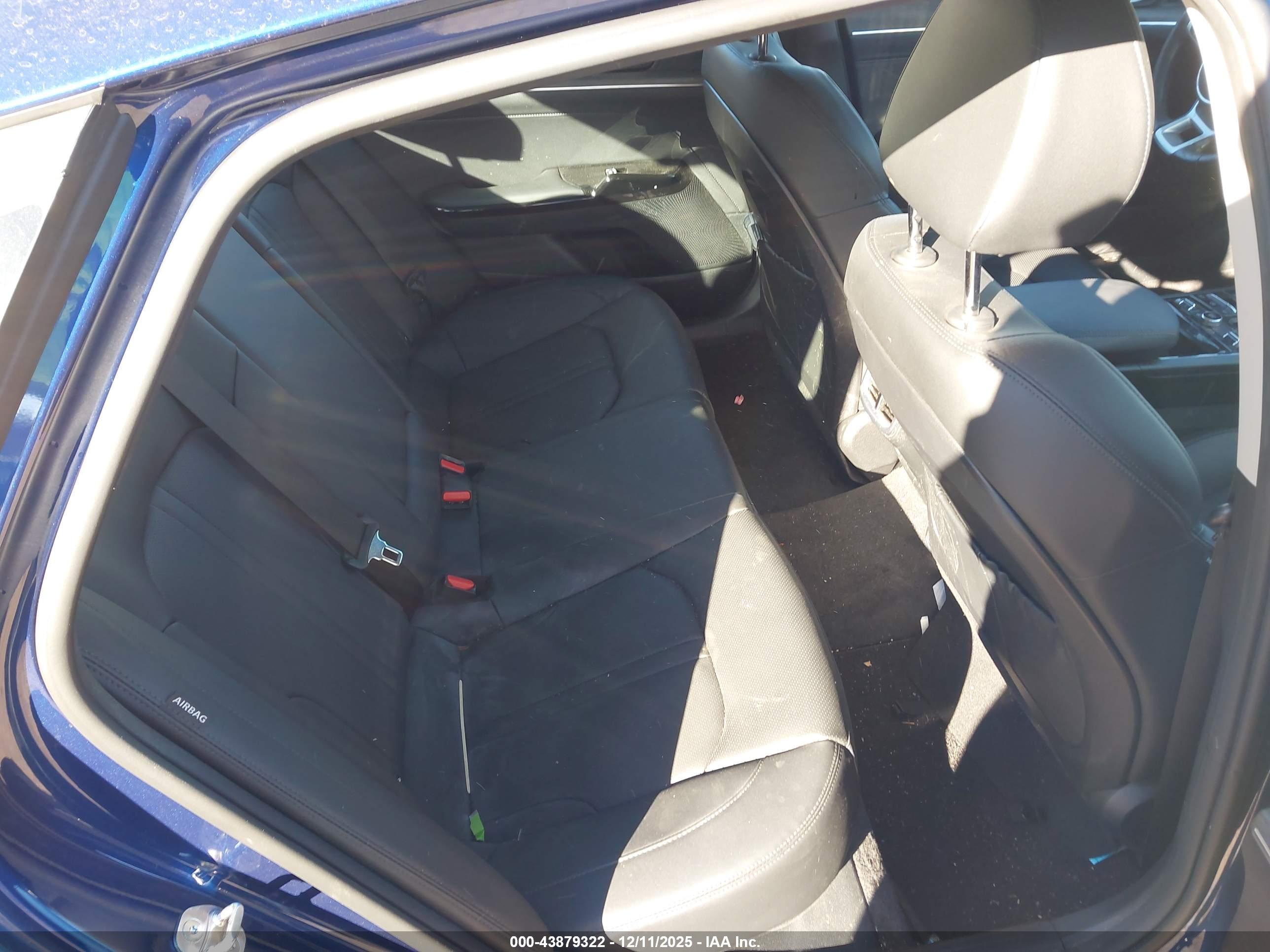 KIA K5 image 8