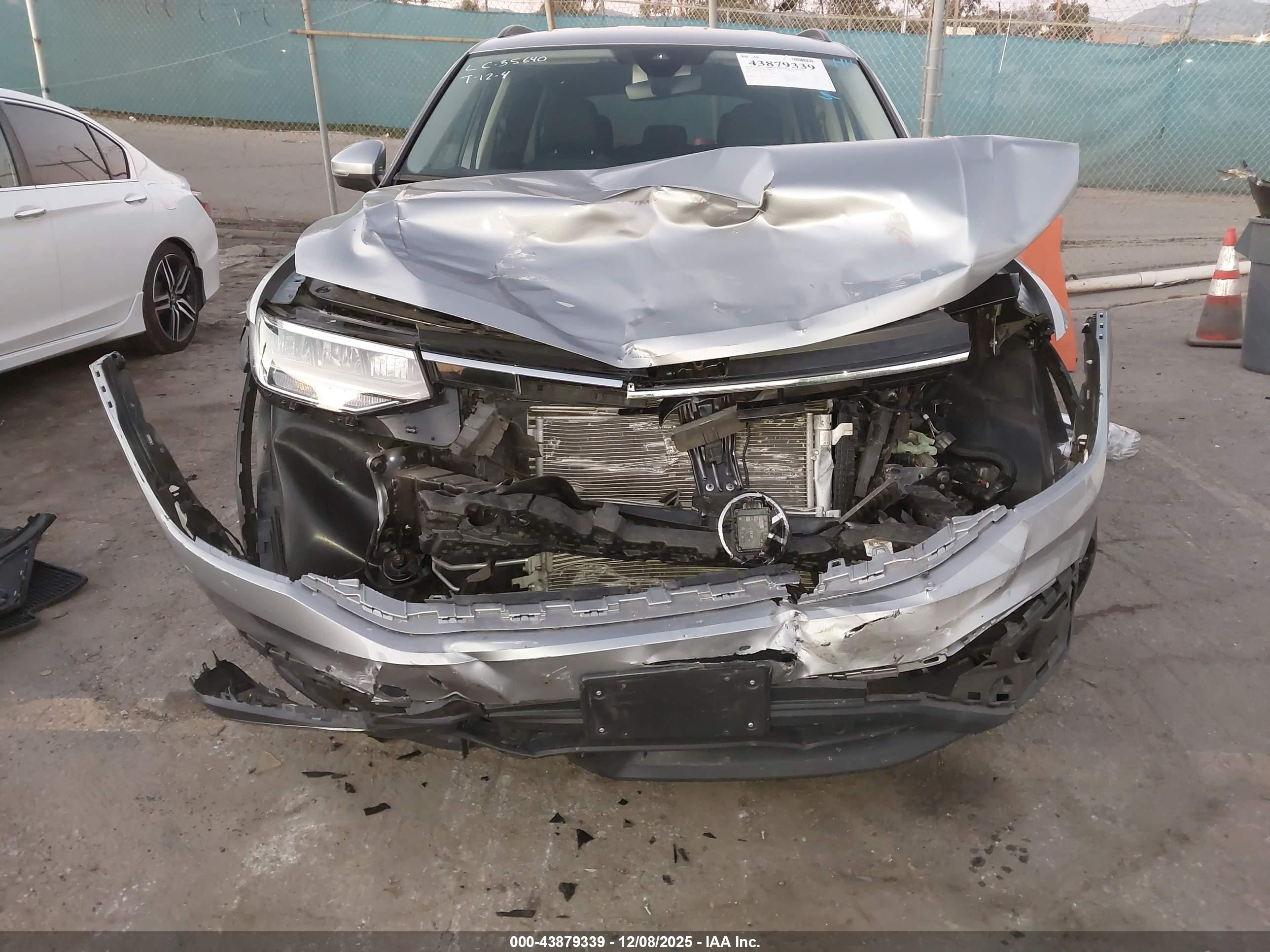 VOLKSWAGEN TIGUAN image 6