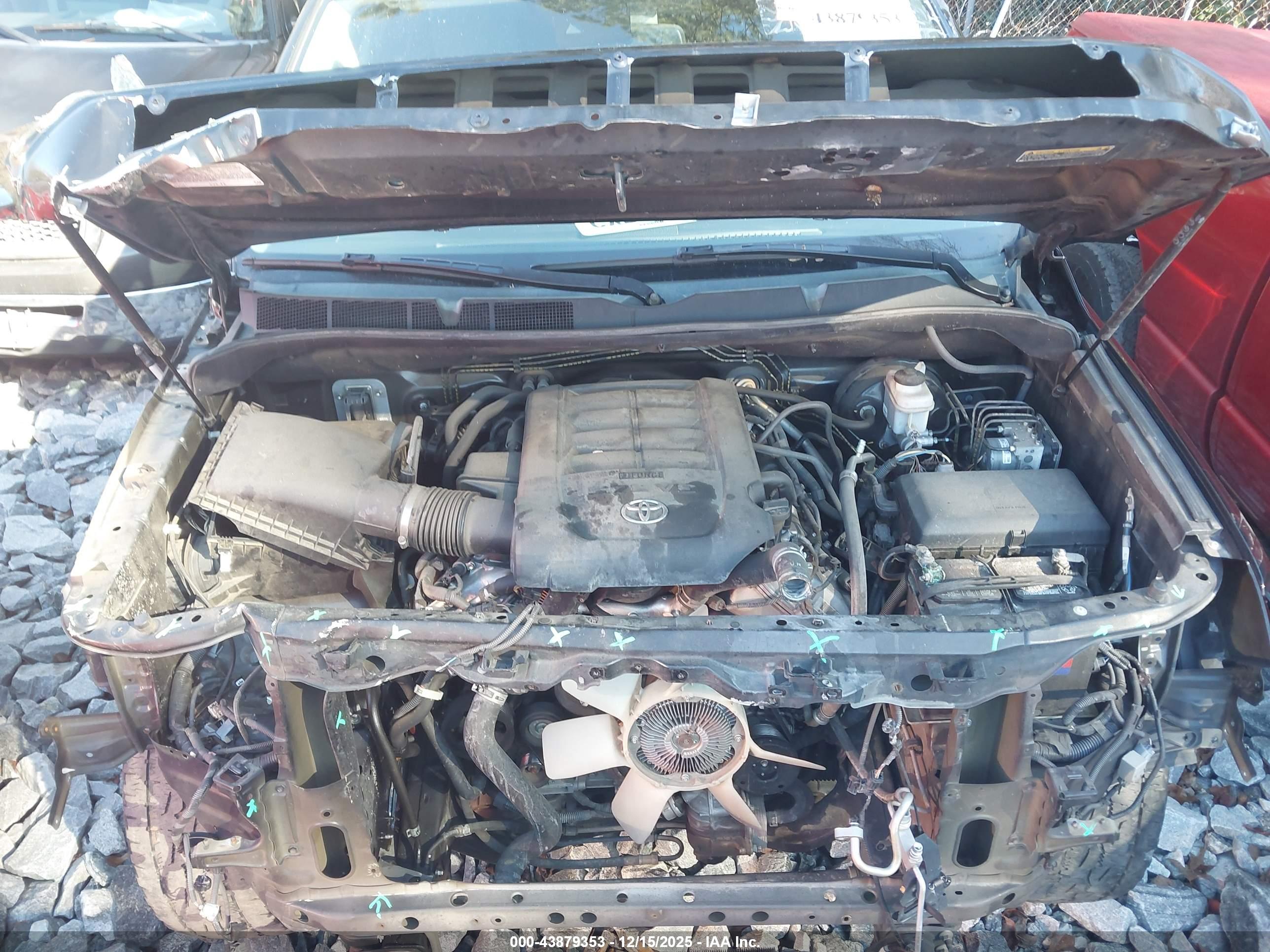 TOYOTA TUNDRA image 10