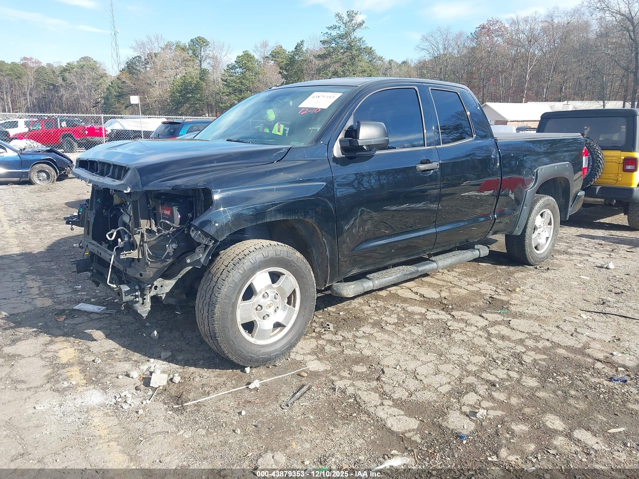 TOYOTA TUNDRA image 2