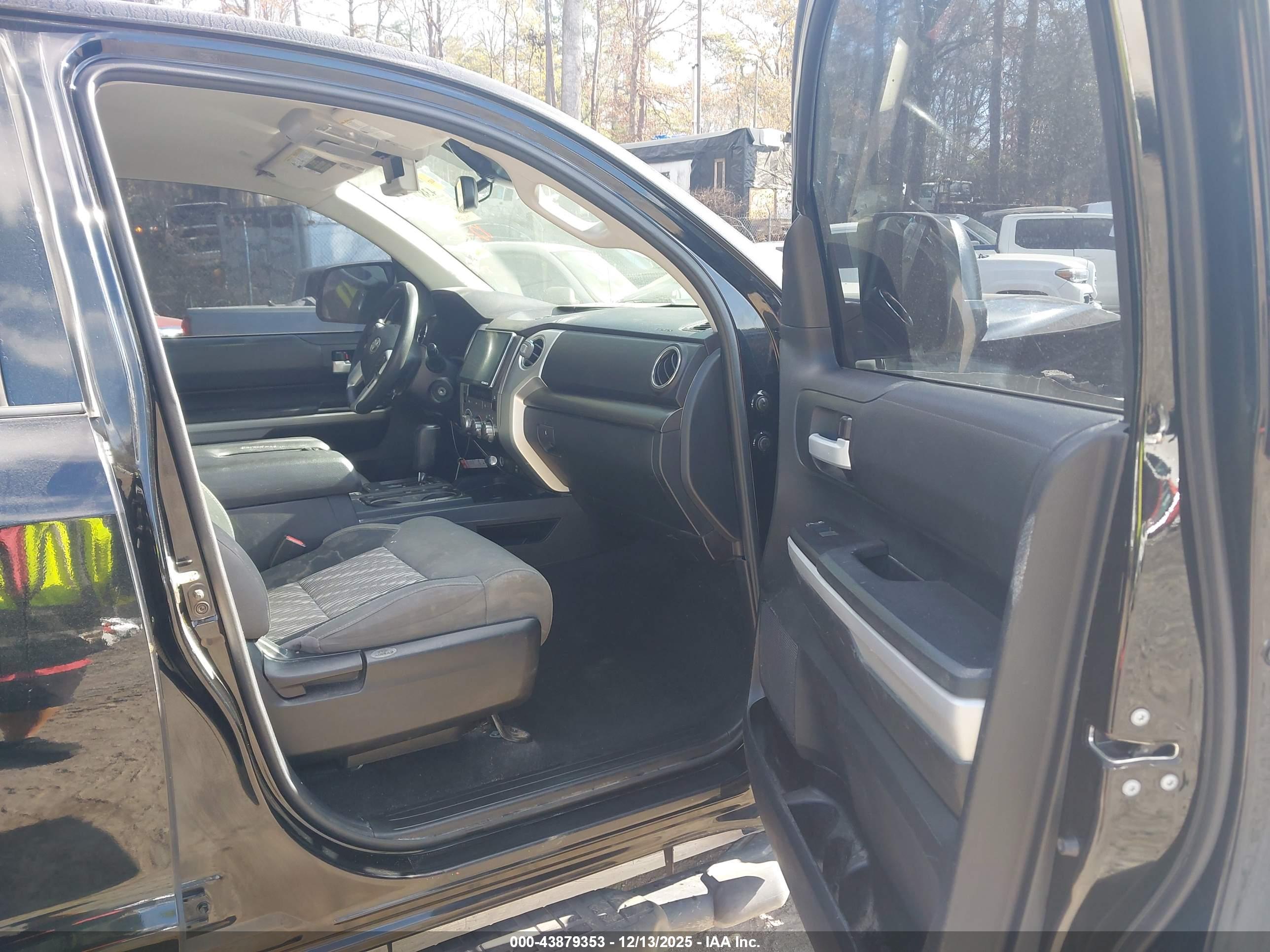 TOYOTA TUNDRA image 5