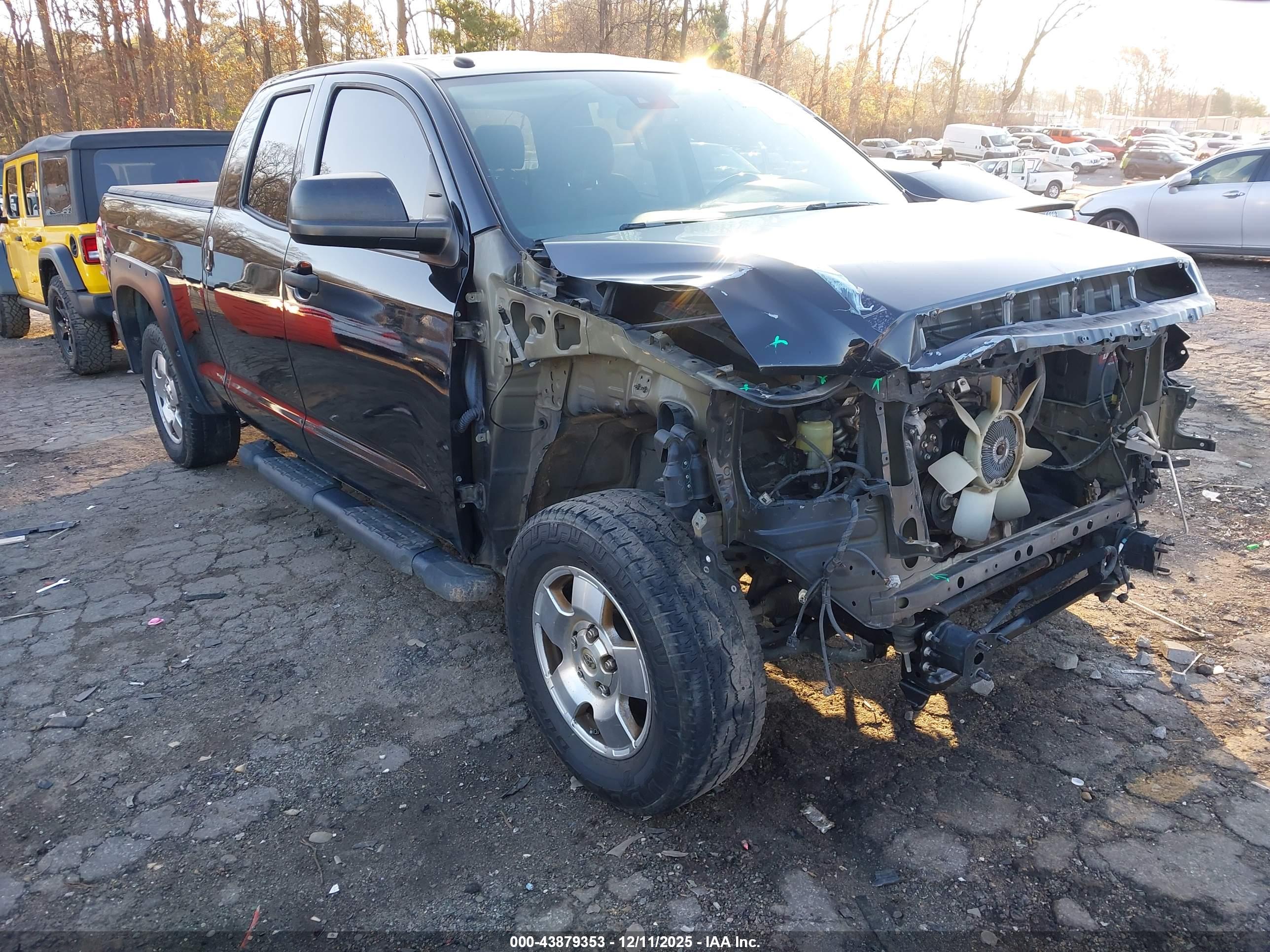 TOYOTA TUNDRA image 6