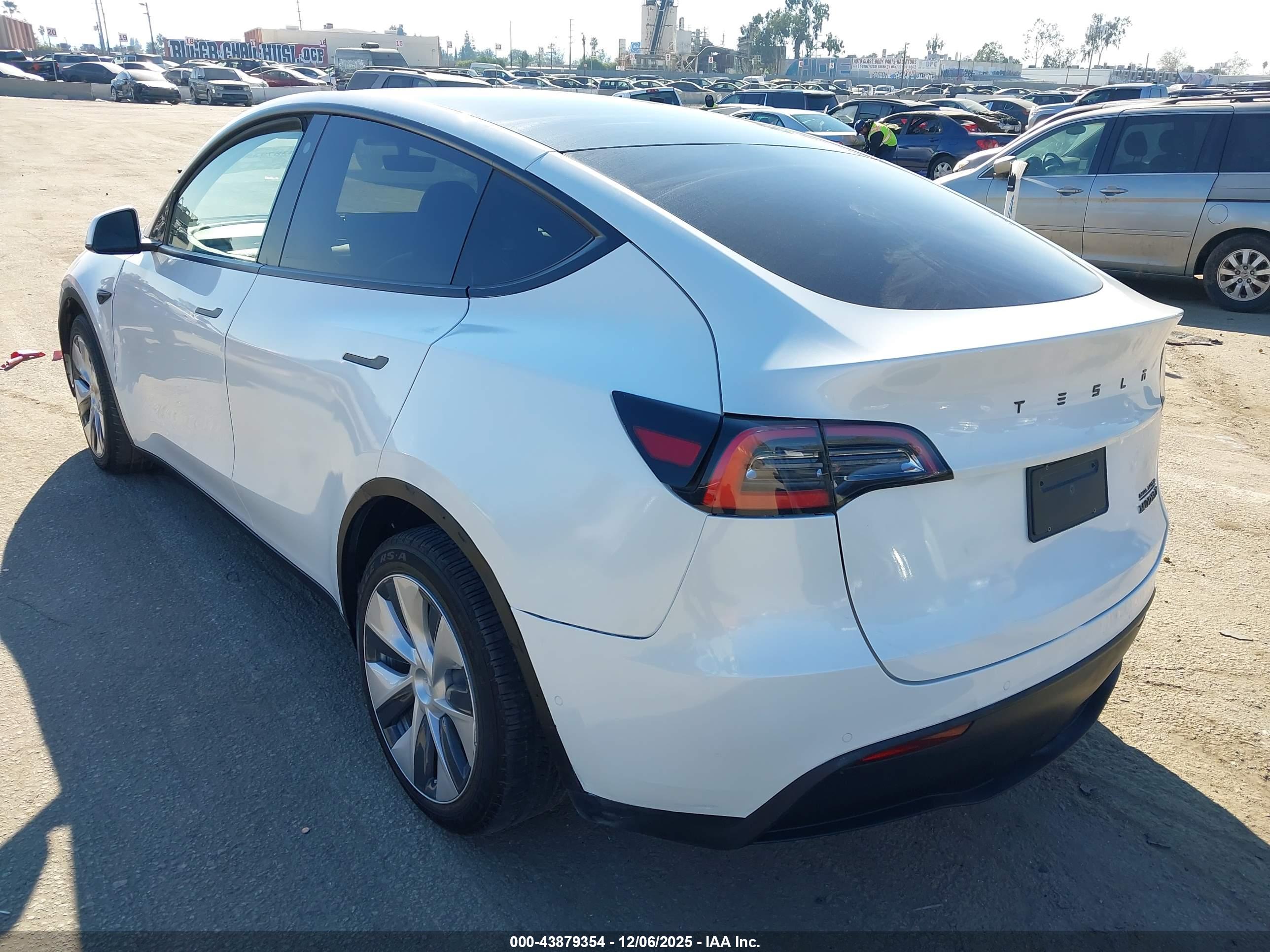 TESLA MODEL image 3