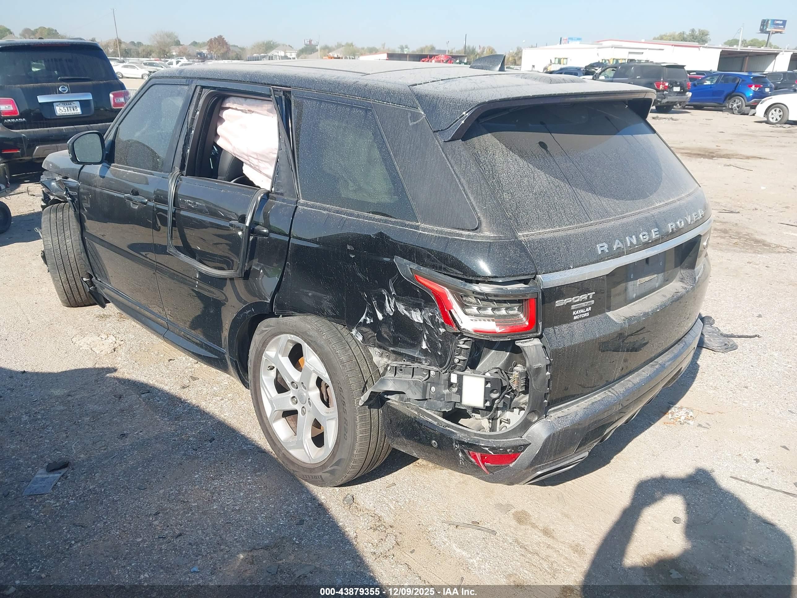LAND ROVER image 3
