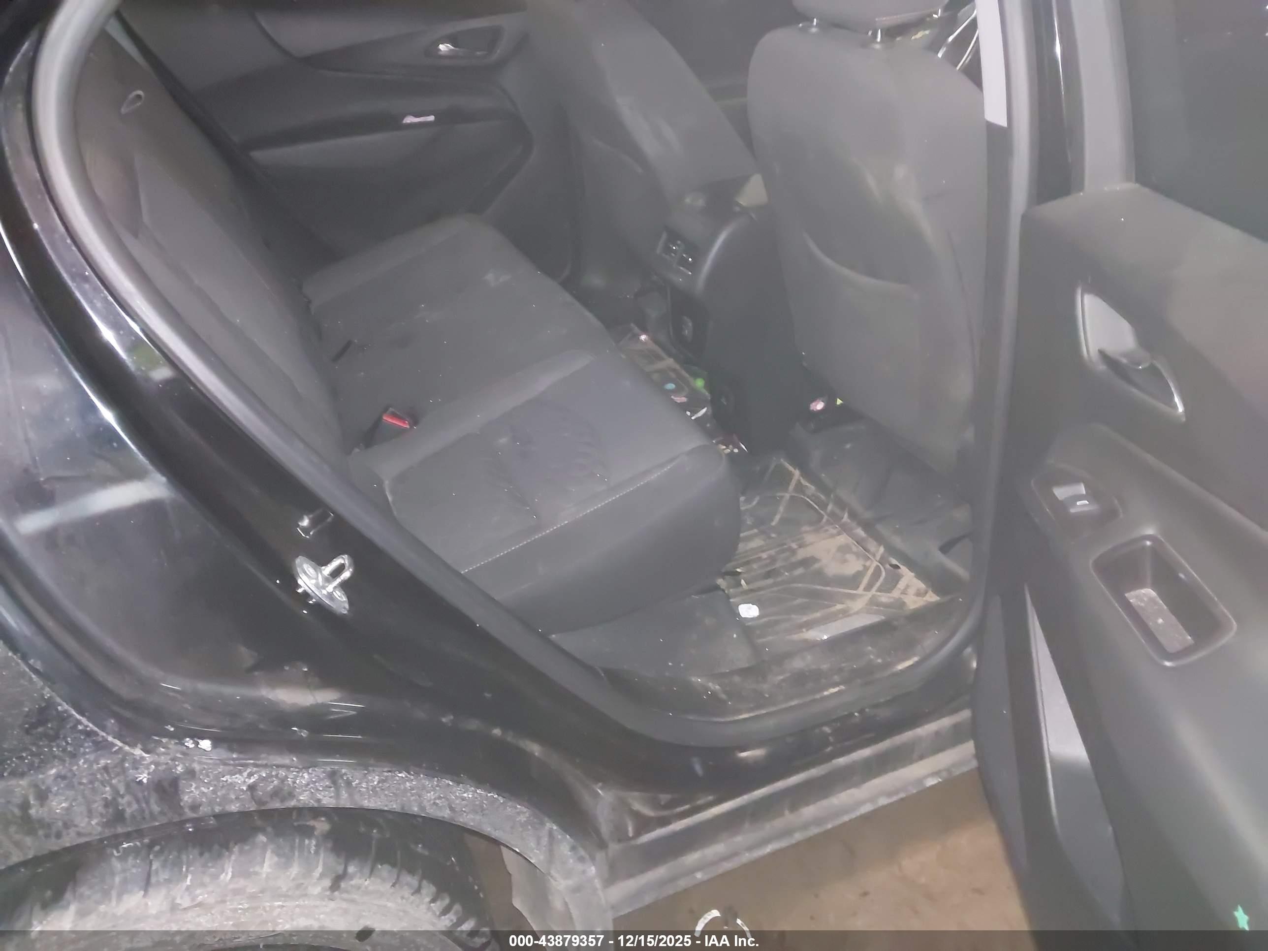 CHEVROLET EQUINOX image 8