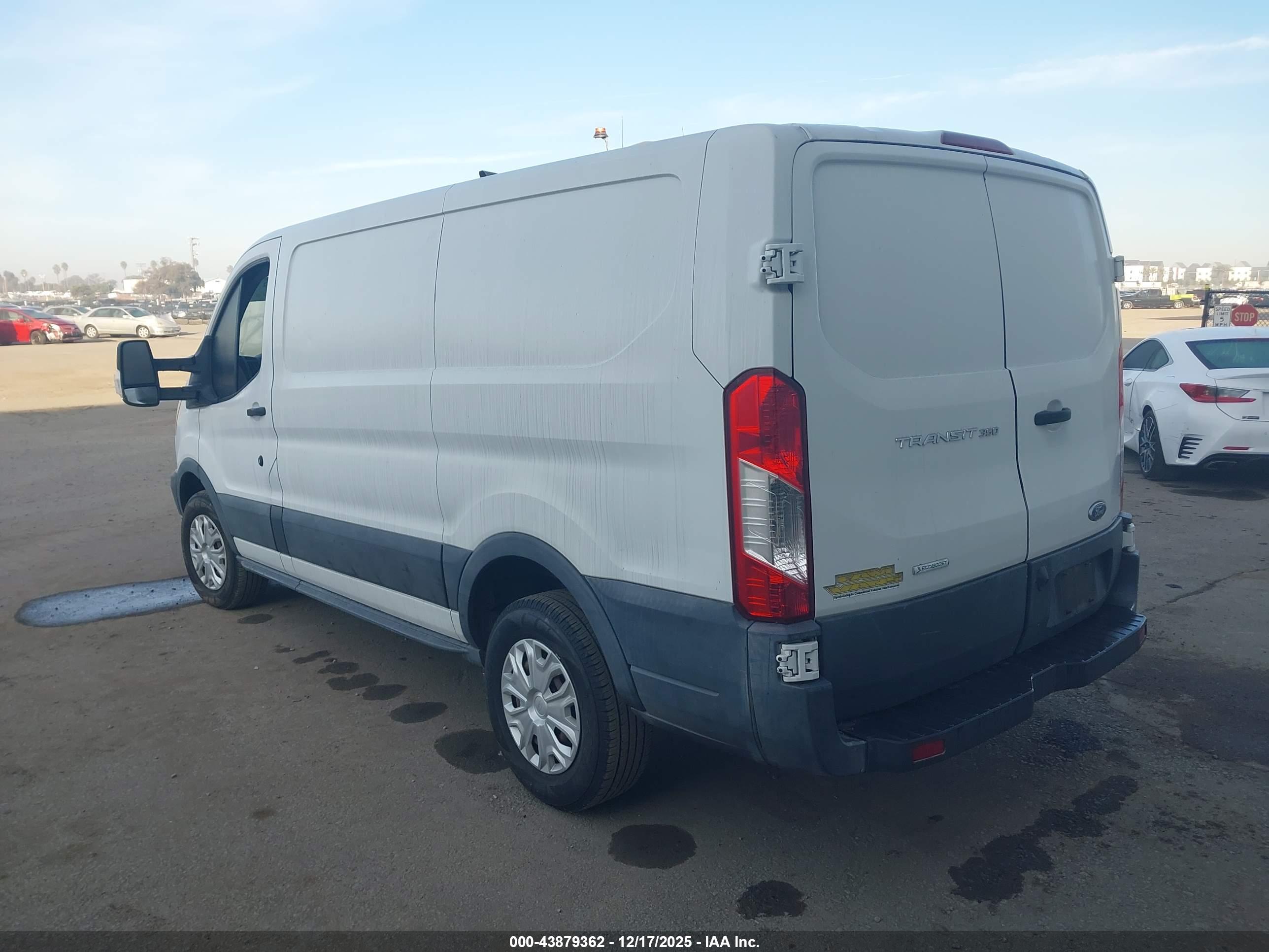 FORD TRANSIT-350 image 3