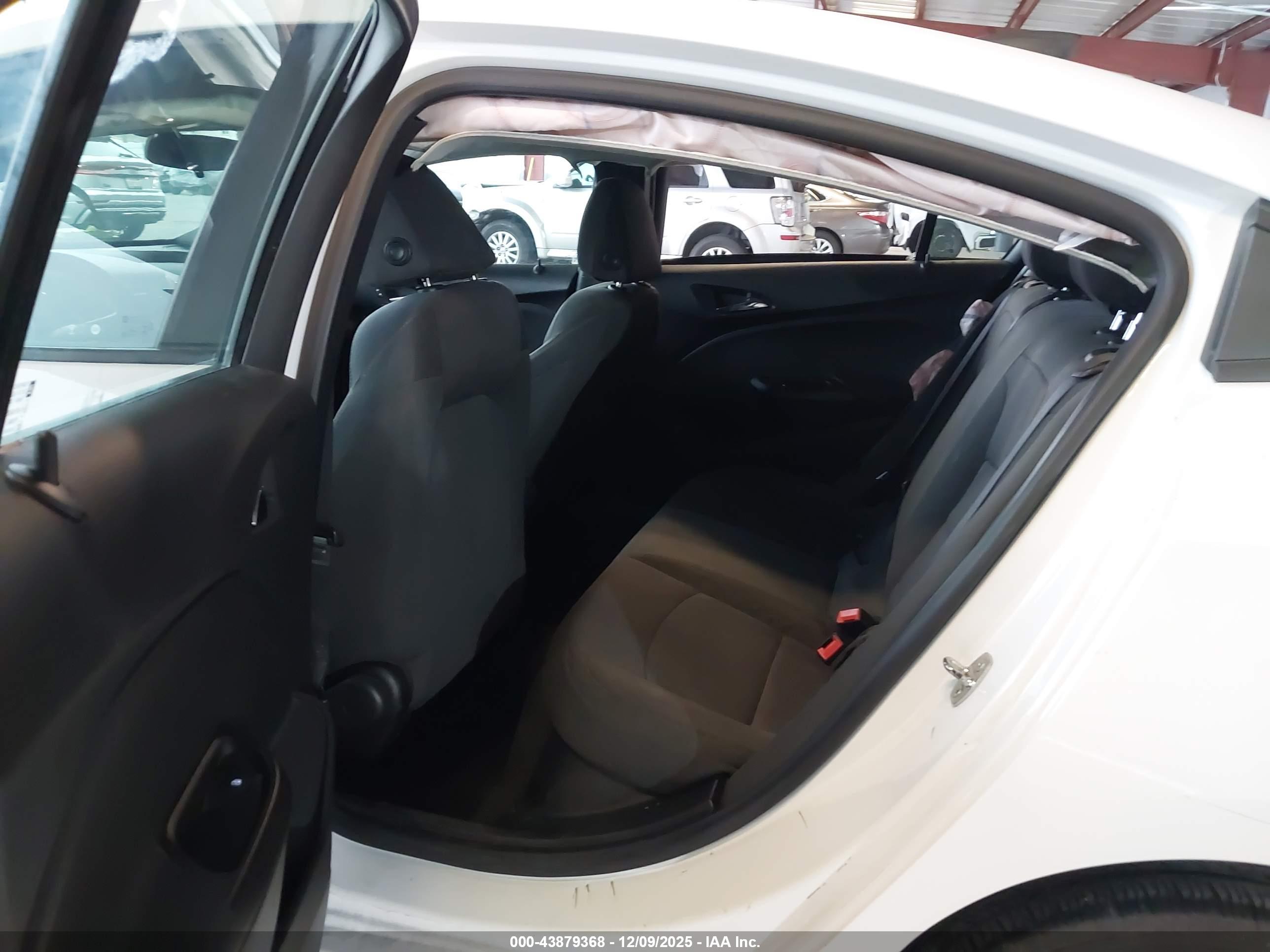CHEVROLET CRUZE image 8