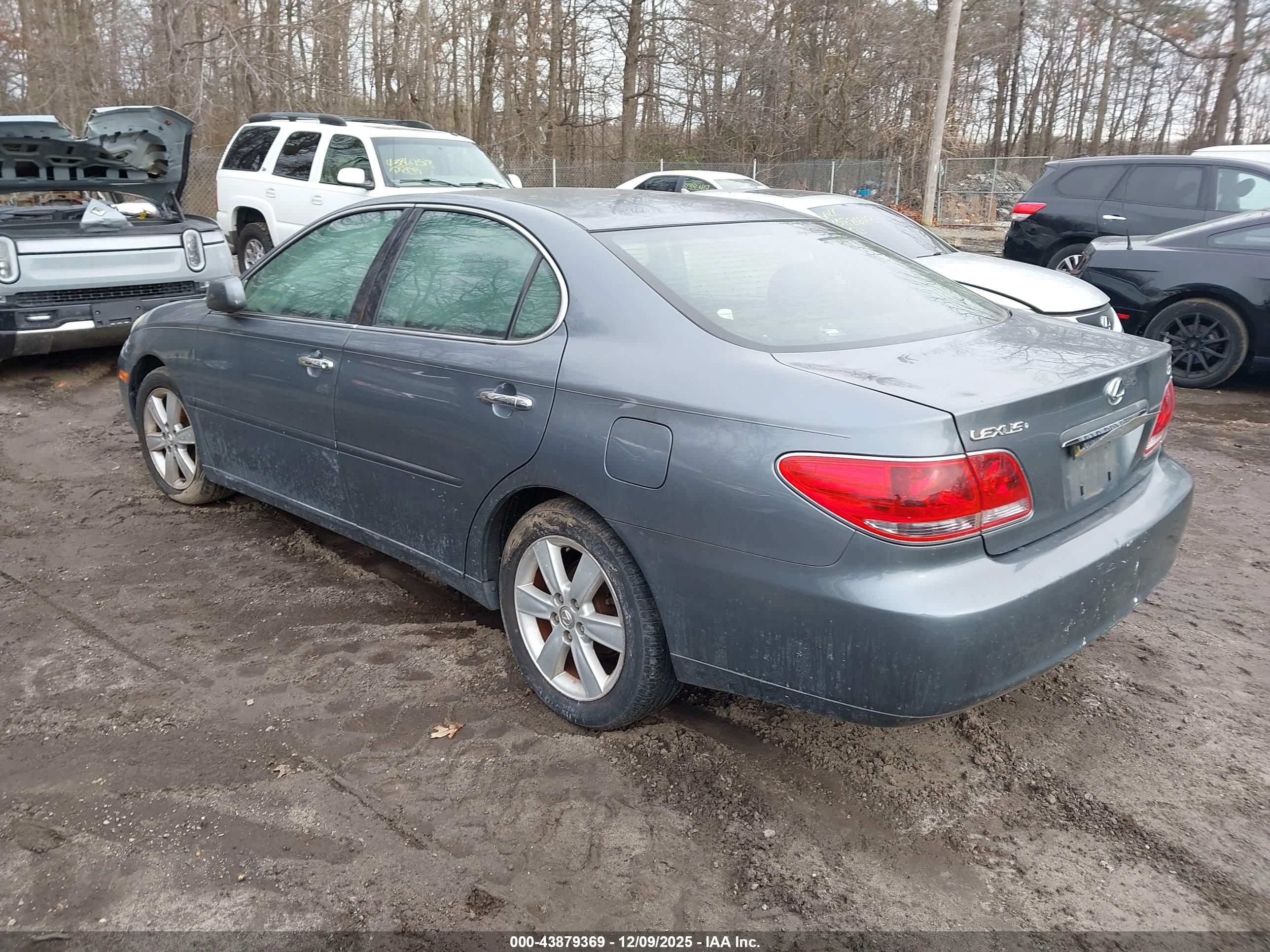 LEXUS ES image 3