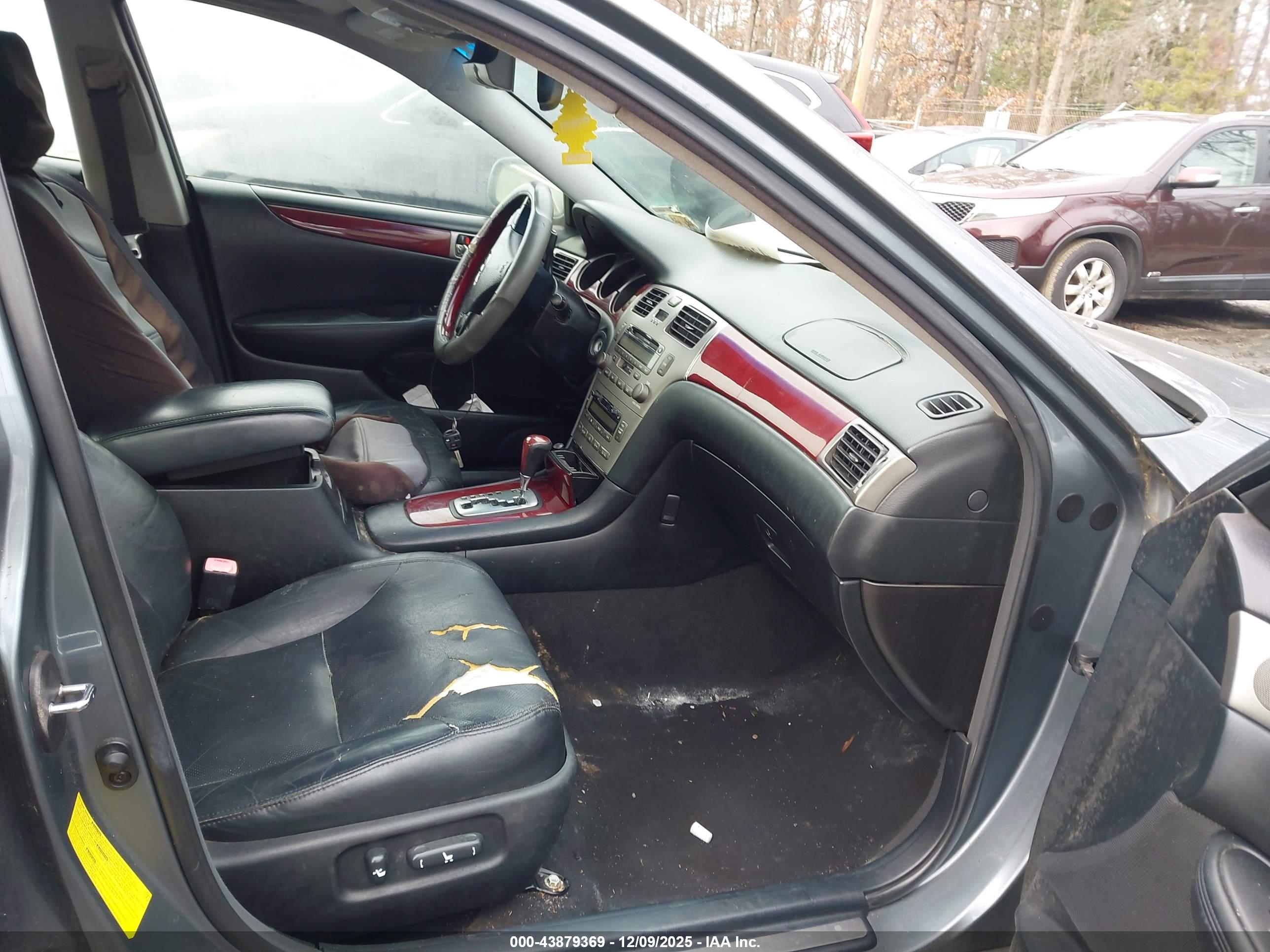 LEXUS ES image 5
