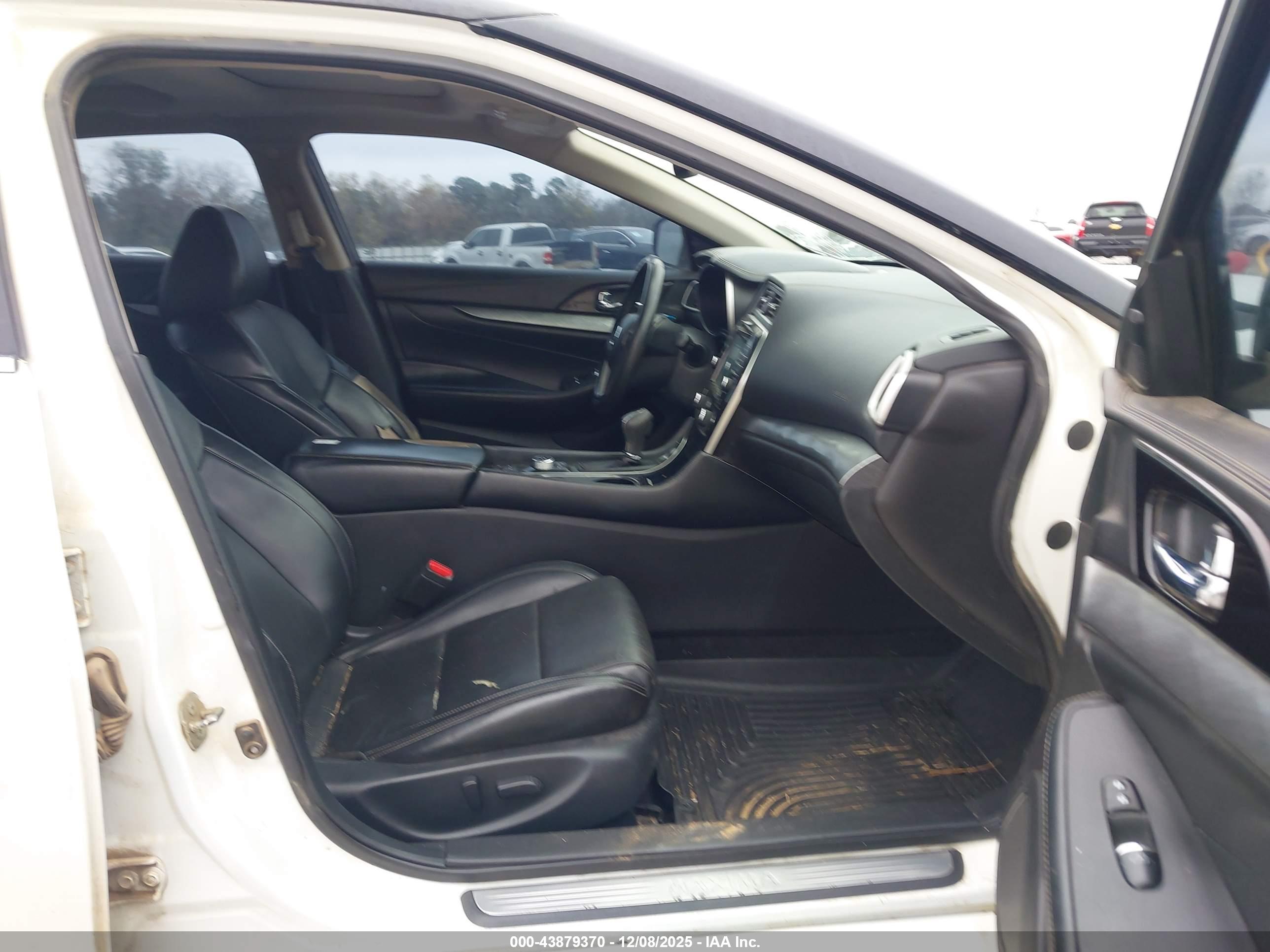 NISSAN MAXIMA image 5