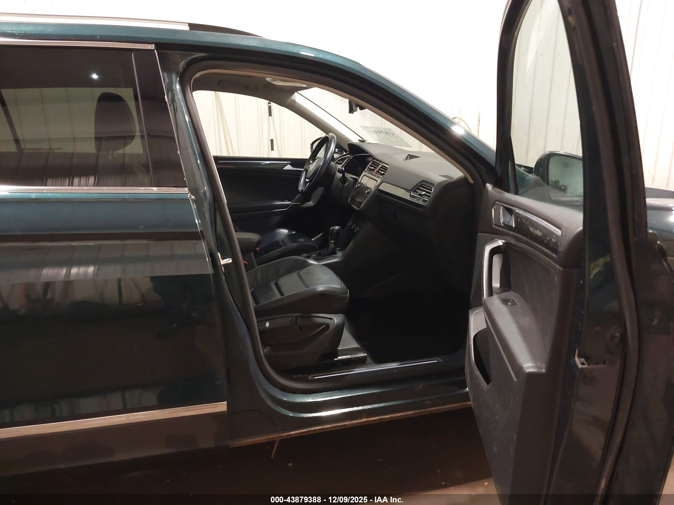 VOLKSWAGEN TIGUAN image 5
