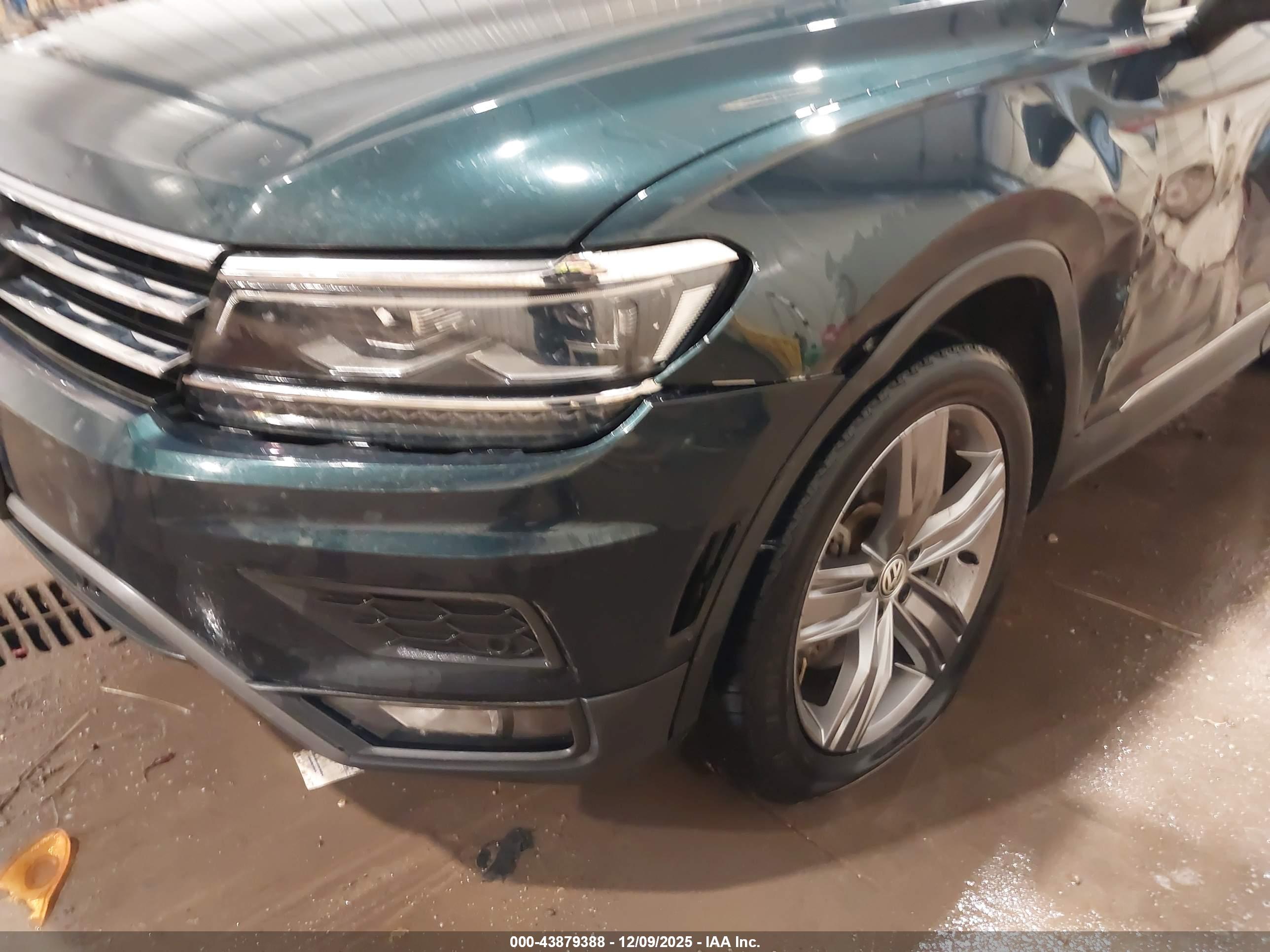 VOLKSWAGEN TIGUAN image 6