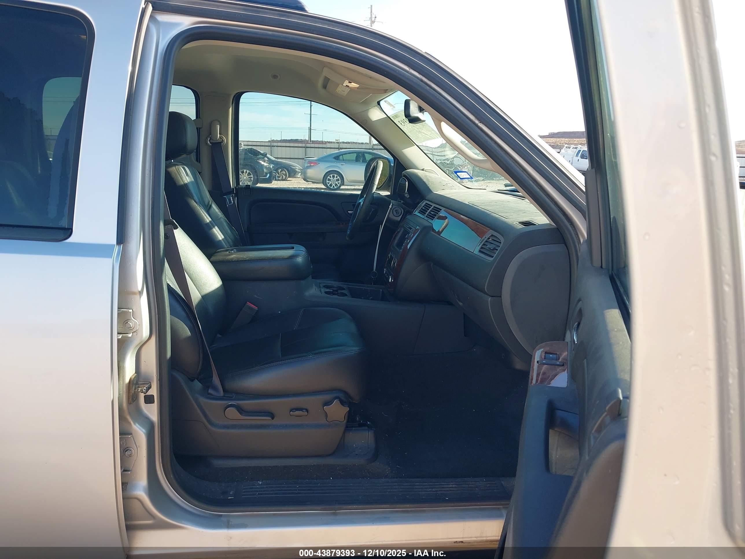 CHEVROLET AVALANCHE image 5