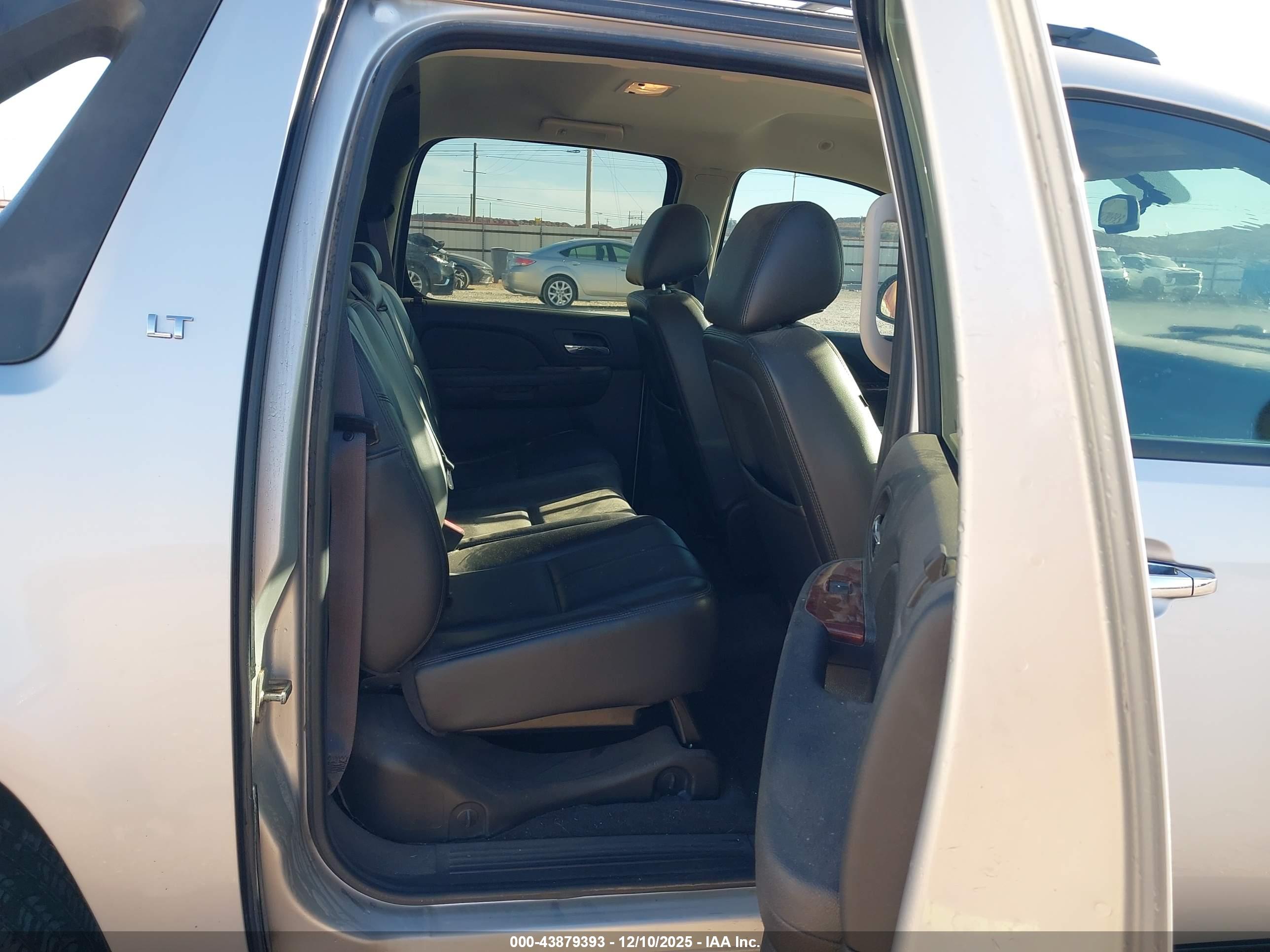 CHEVROLET AVALANCHE image 8