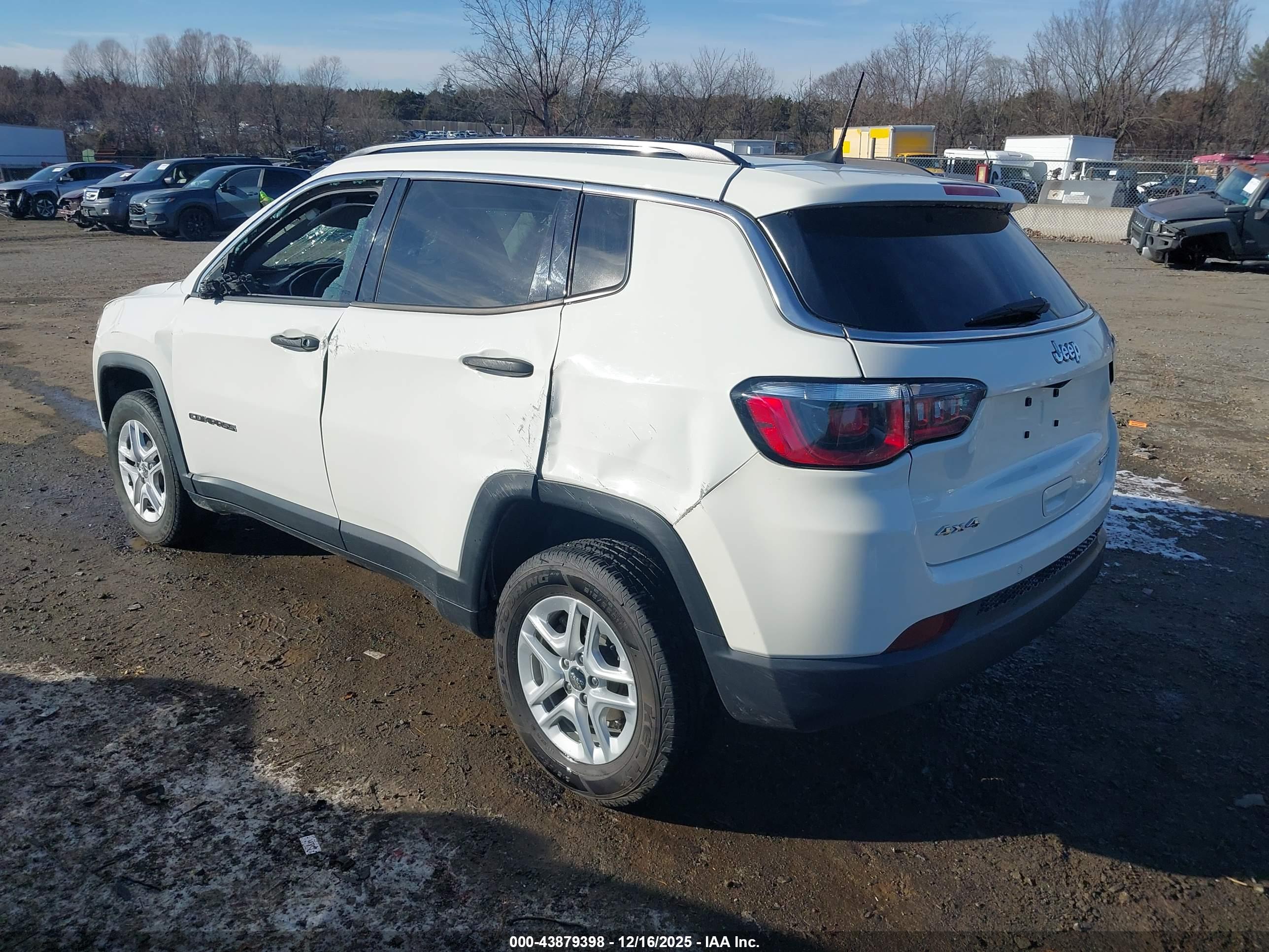JEEP COMPASS image 3