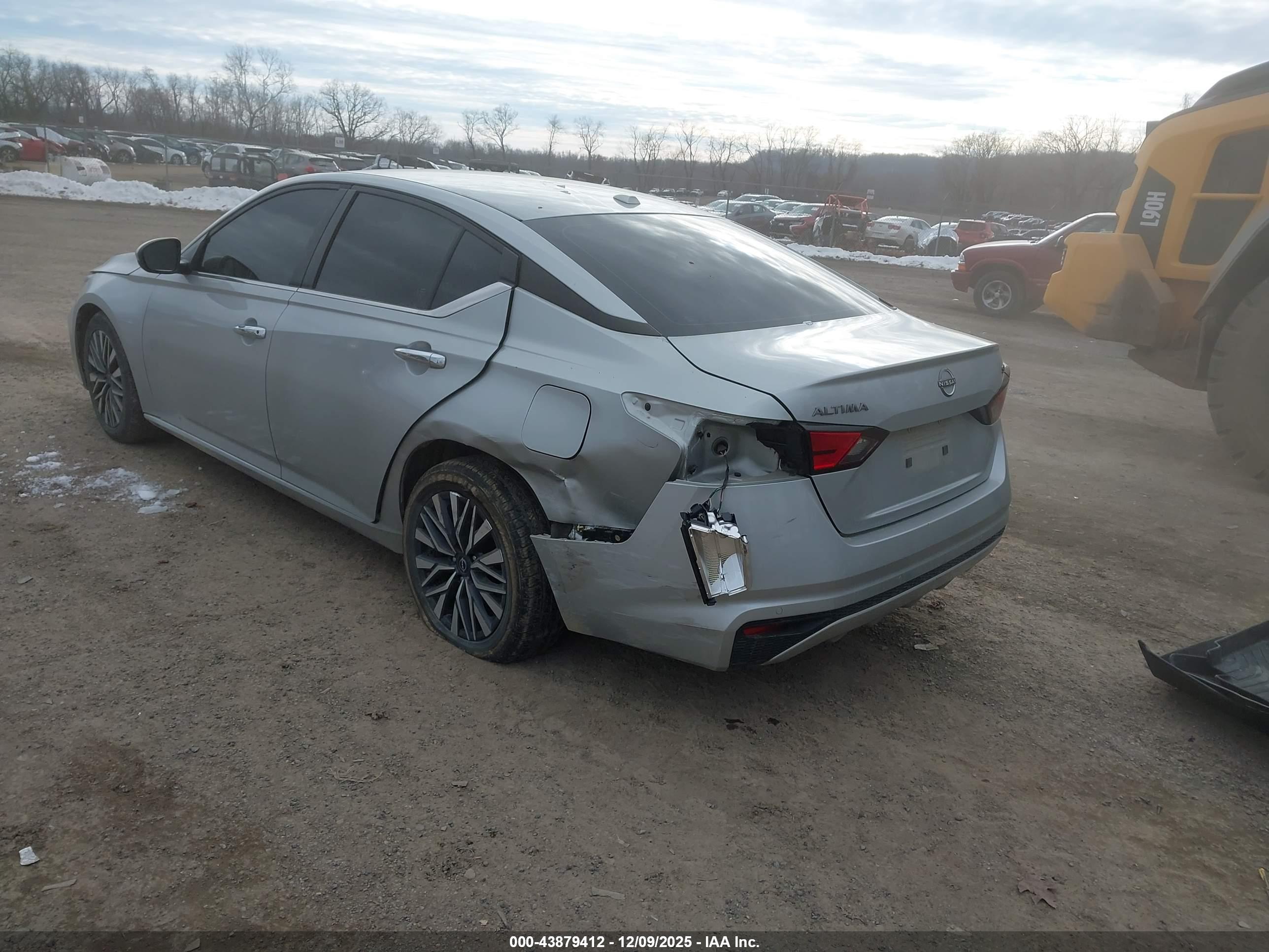 NISSAN ALTIMA image 3