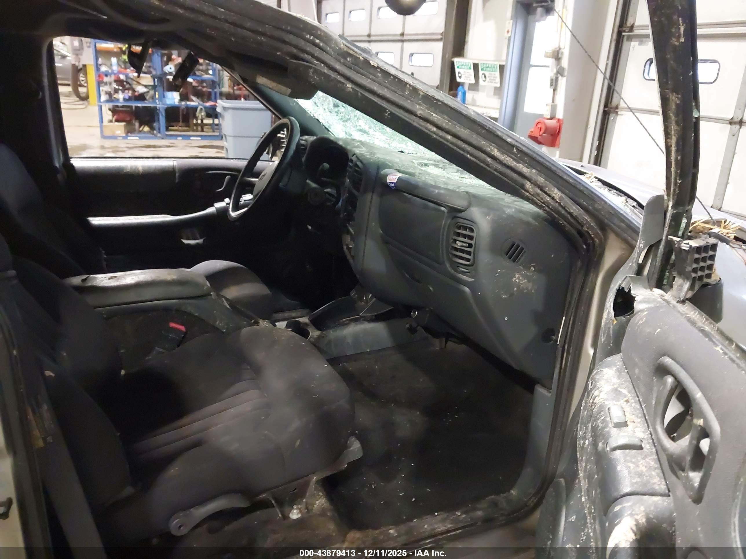 CHEVROLET BLAZER image 5