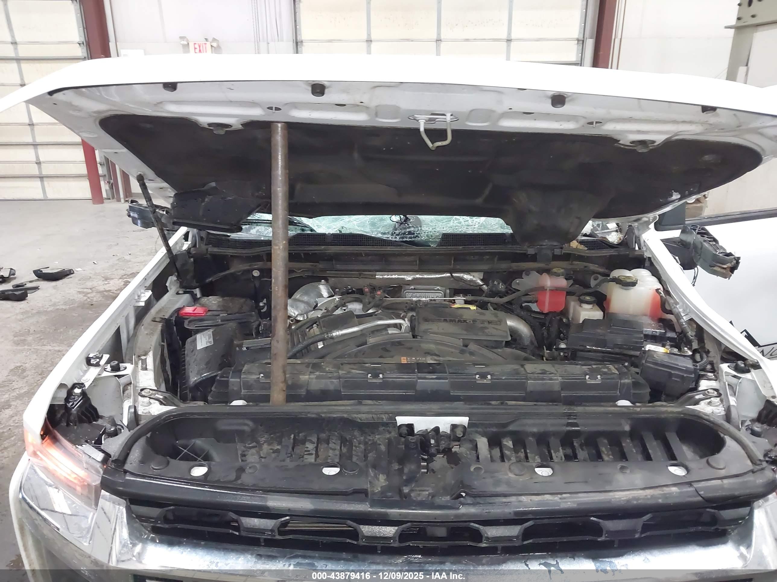 CHEVROLET SILVERADO image 10