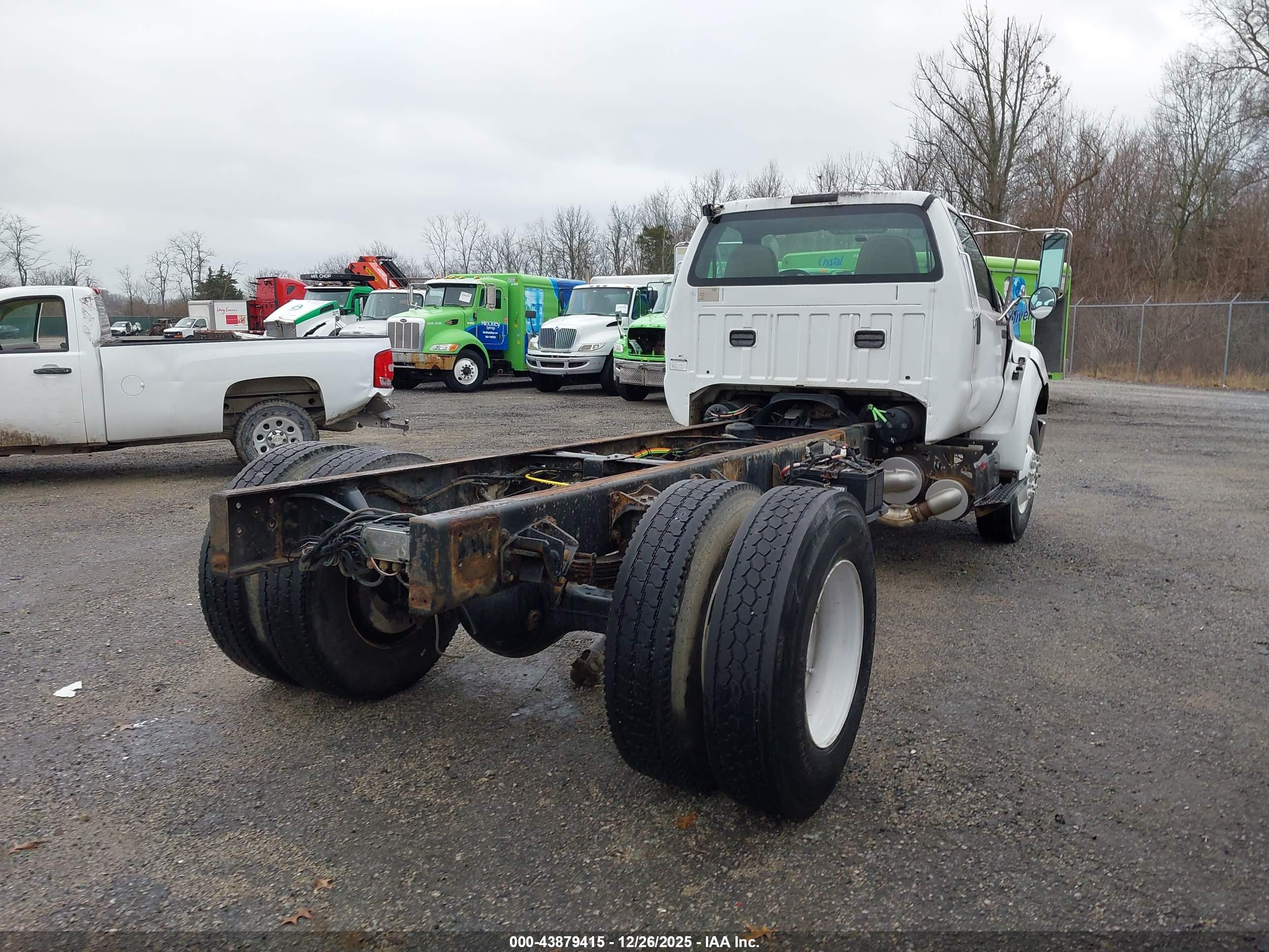 FORD F-750 image 4