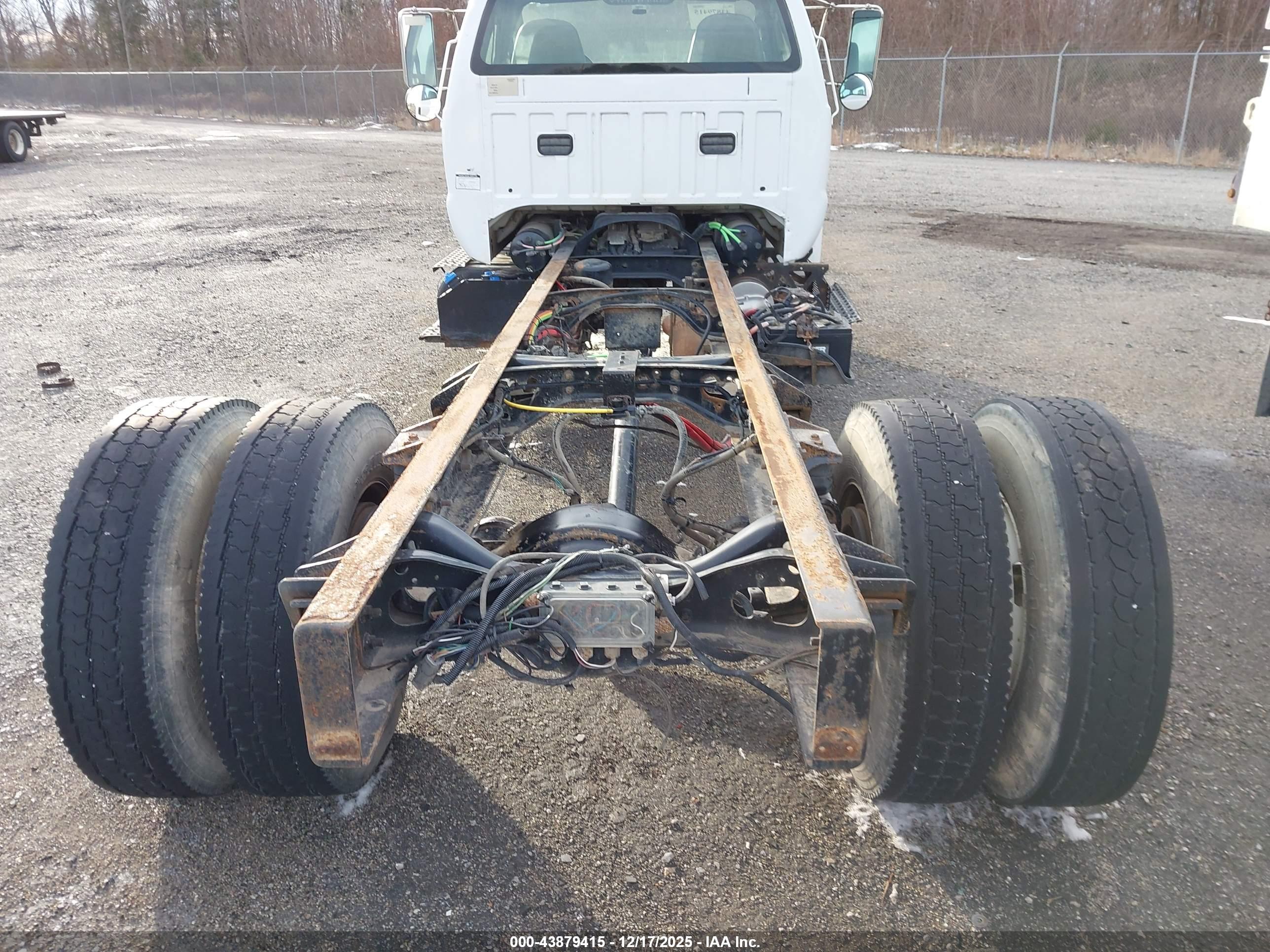 FORD F-750 image 8