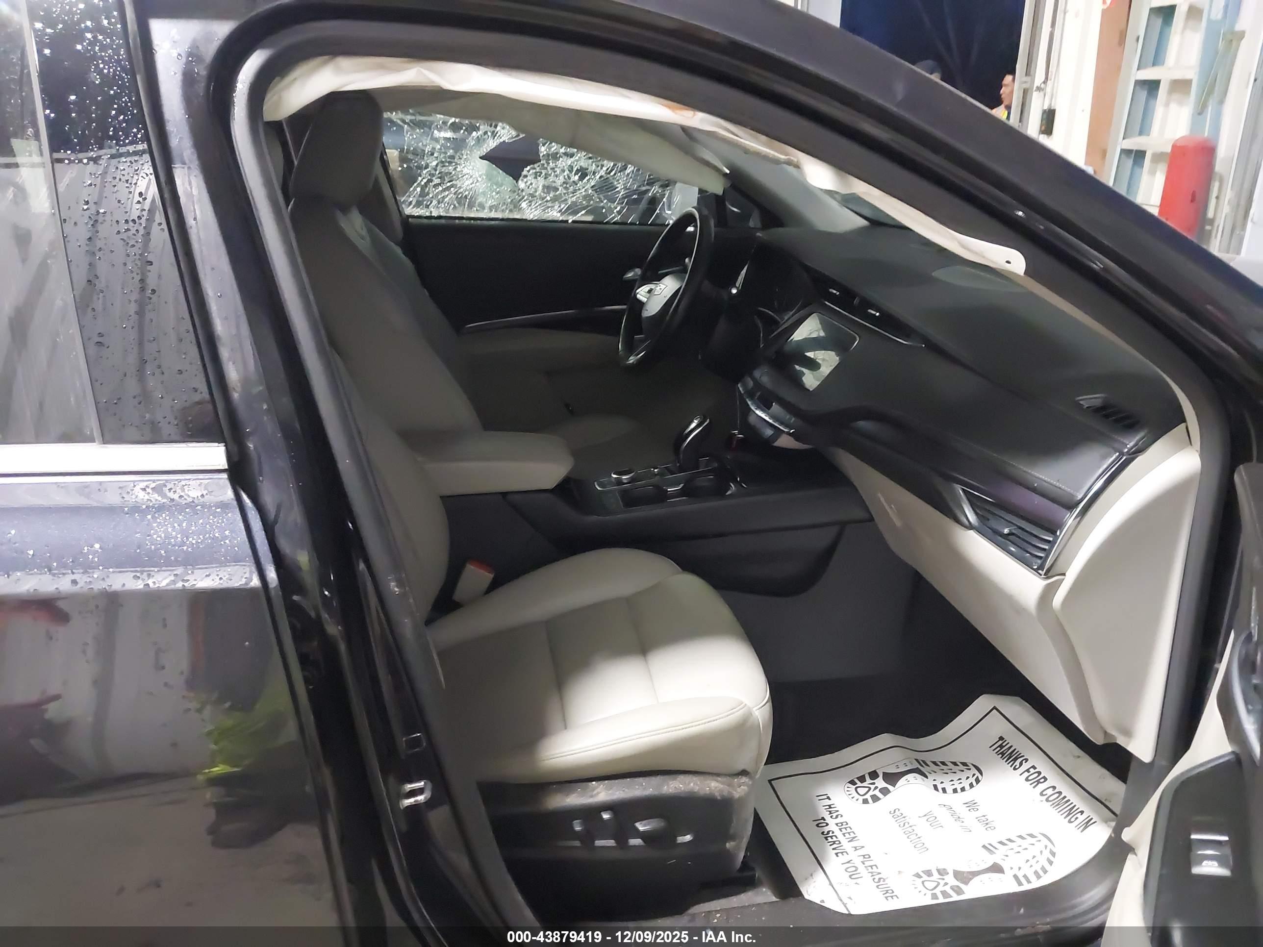 CADILLAC XT4 image 5