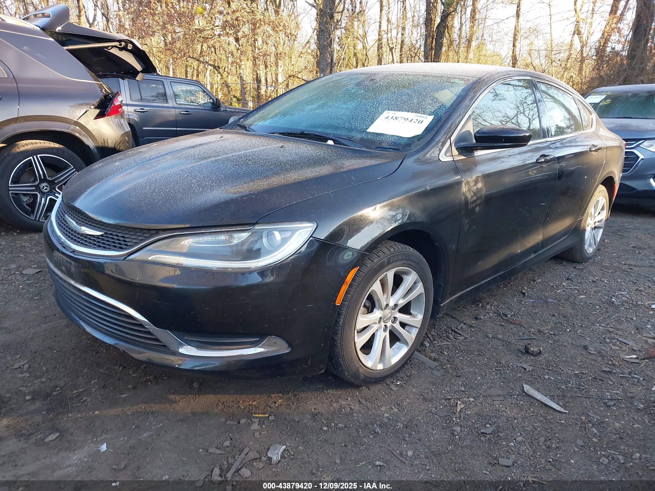 CHRYSLER 200 image 2